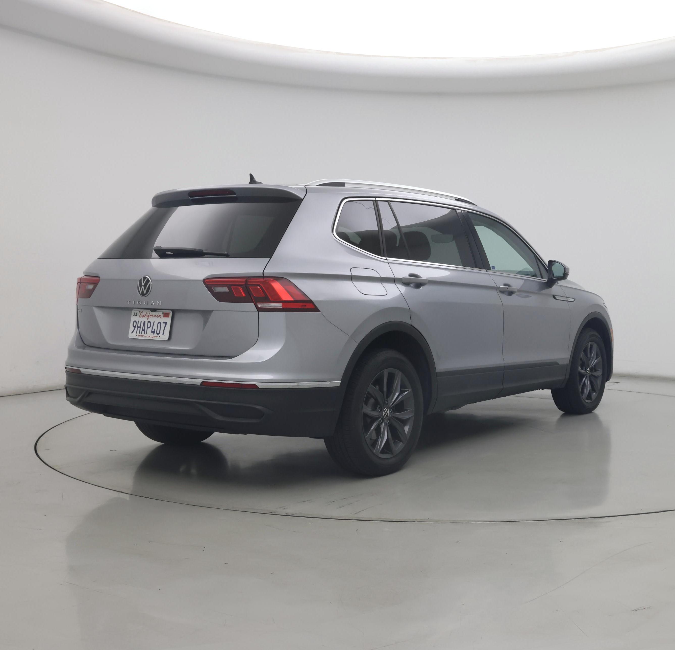 Thumbnail: 2023 Volkswagen Tiguan - 8