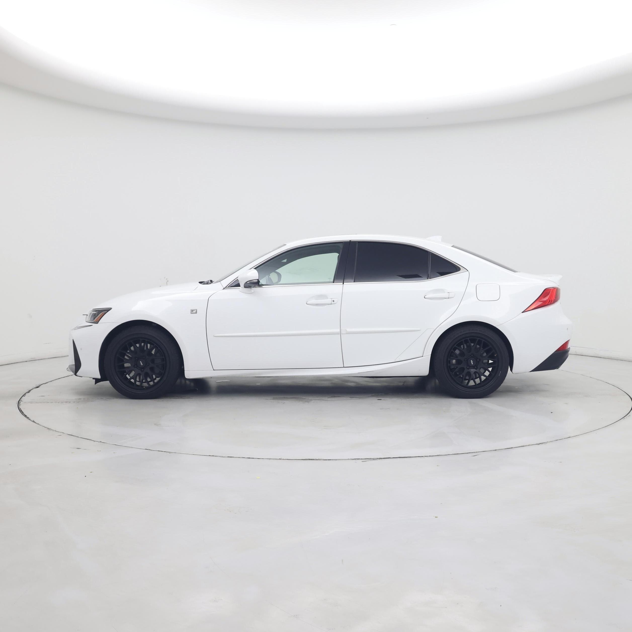 Thumbnail: 2019 Lexus IS - 3