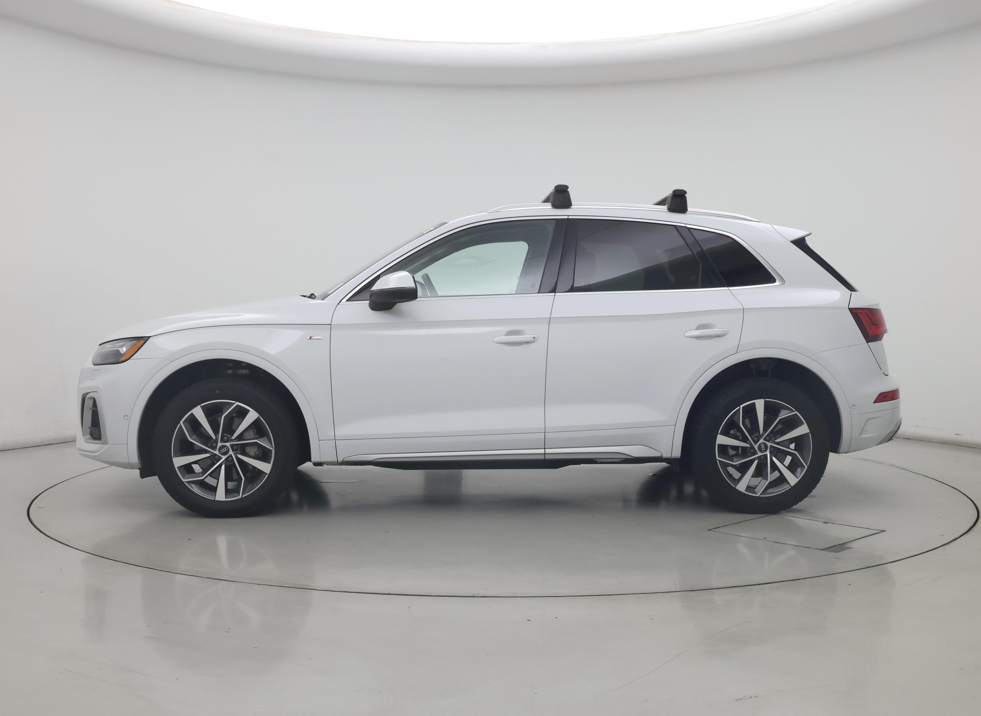 Thumbnail: 2023 Audi Q5 - 3