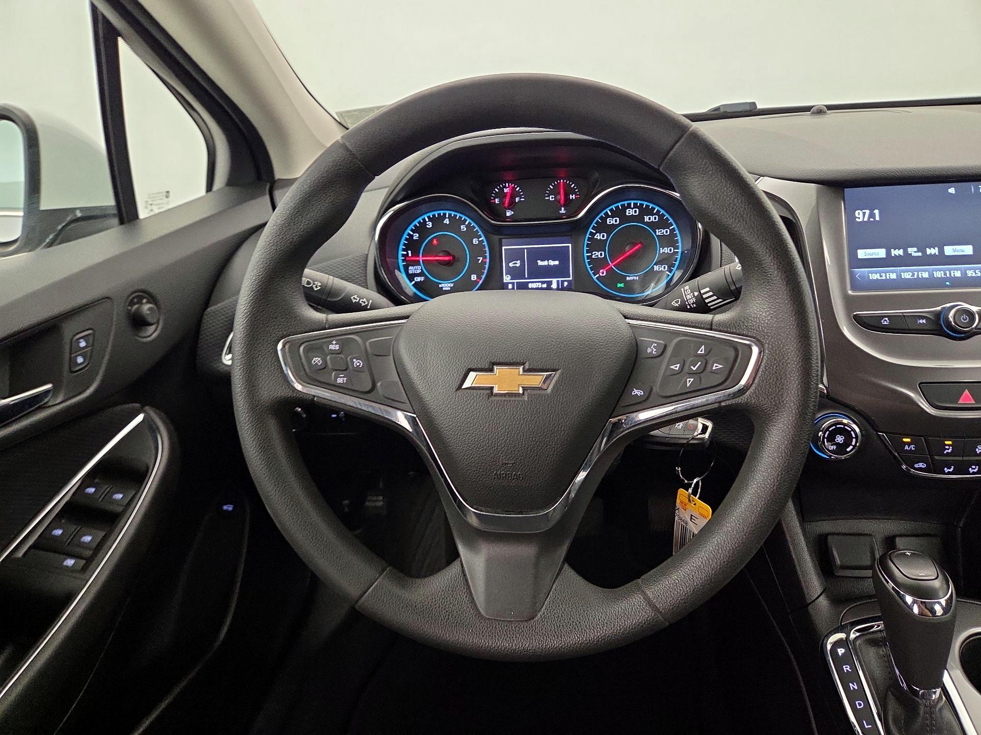 Thumbnail: 2017 Chevrolet Cruze - 10