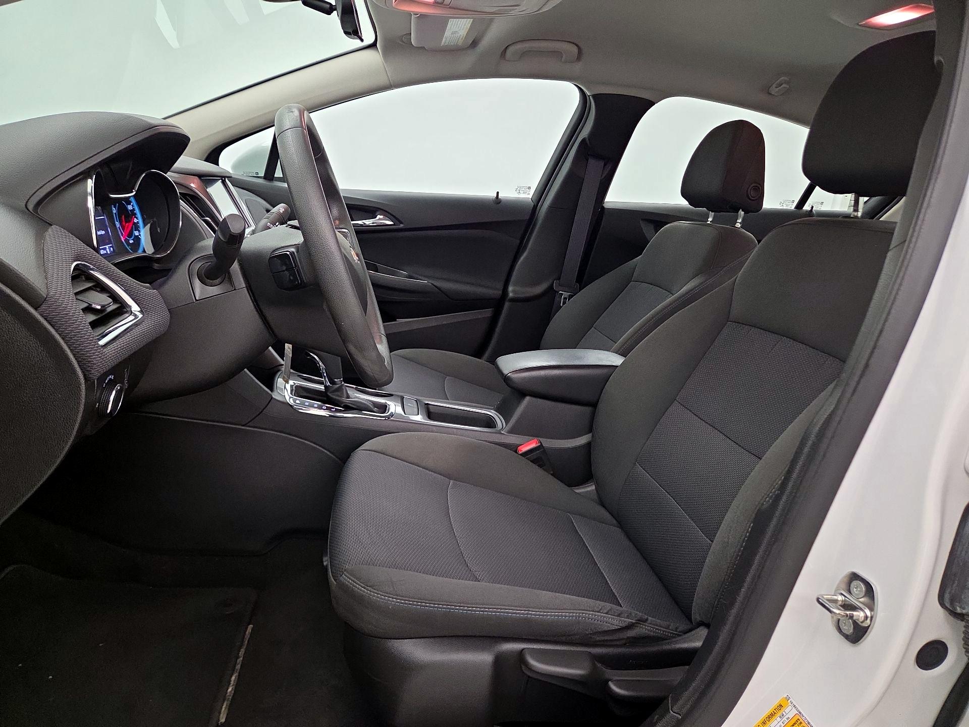 Thumbnail: 2017 Chevrolet Cruze - 11