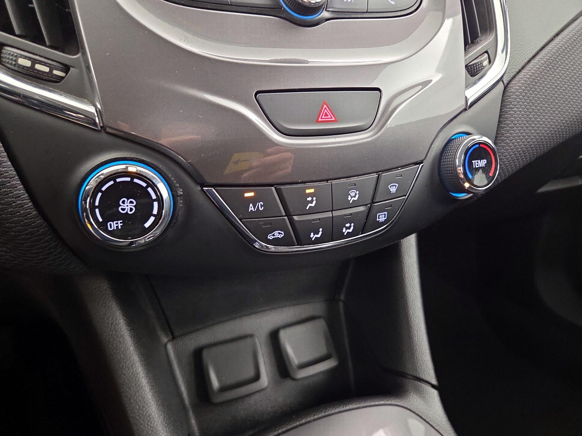 Thumbnail: 2017 Chevrolet Cruze - 16