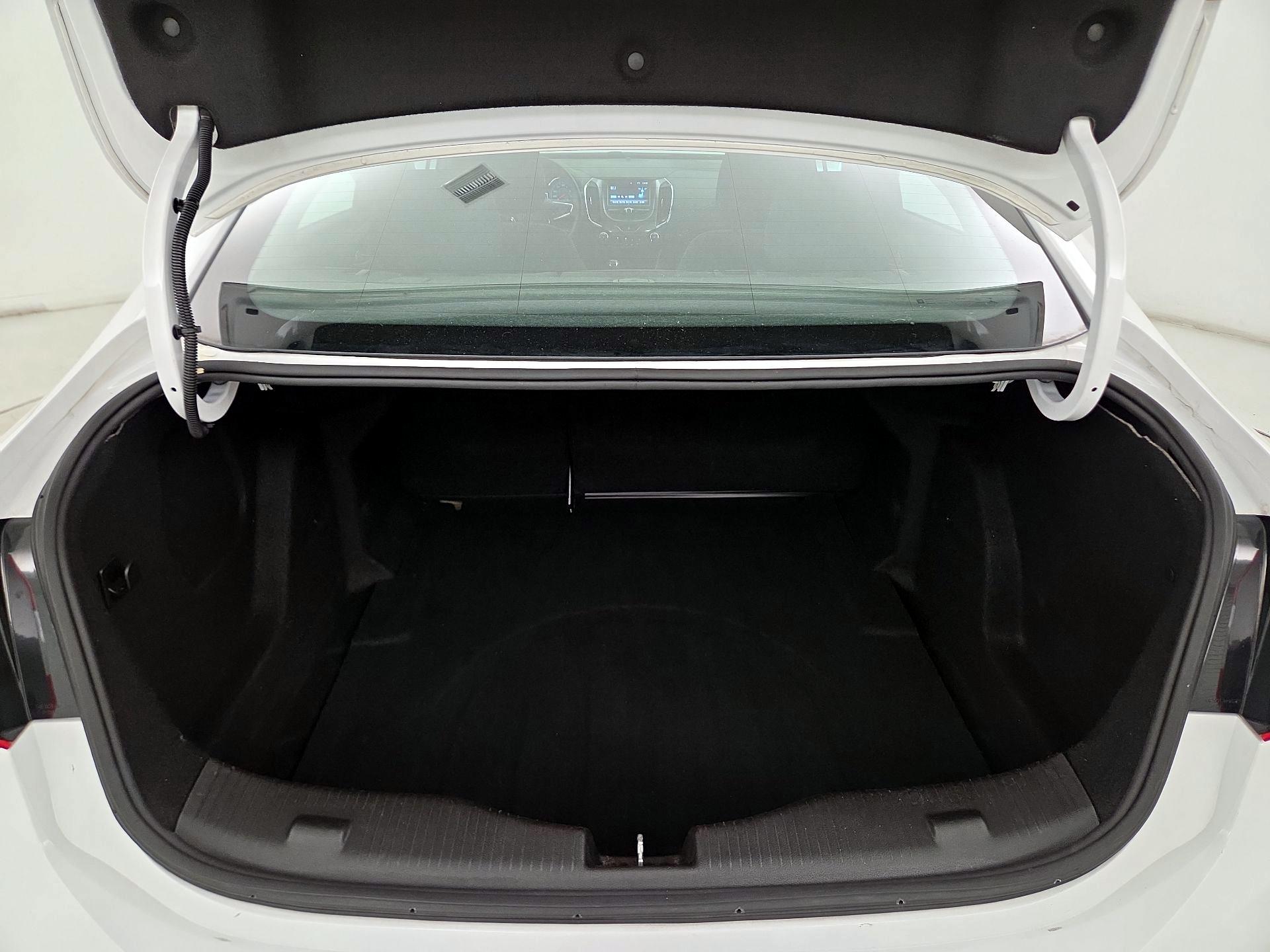 Thumbnail: 2017 Chevrolet Cruze - 20