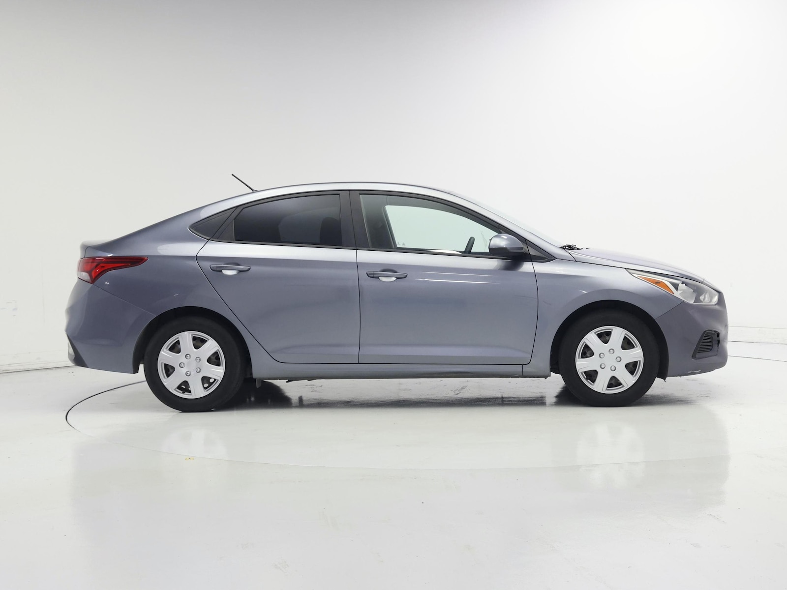 2019 Hyundai Accent SE - Photo 8