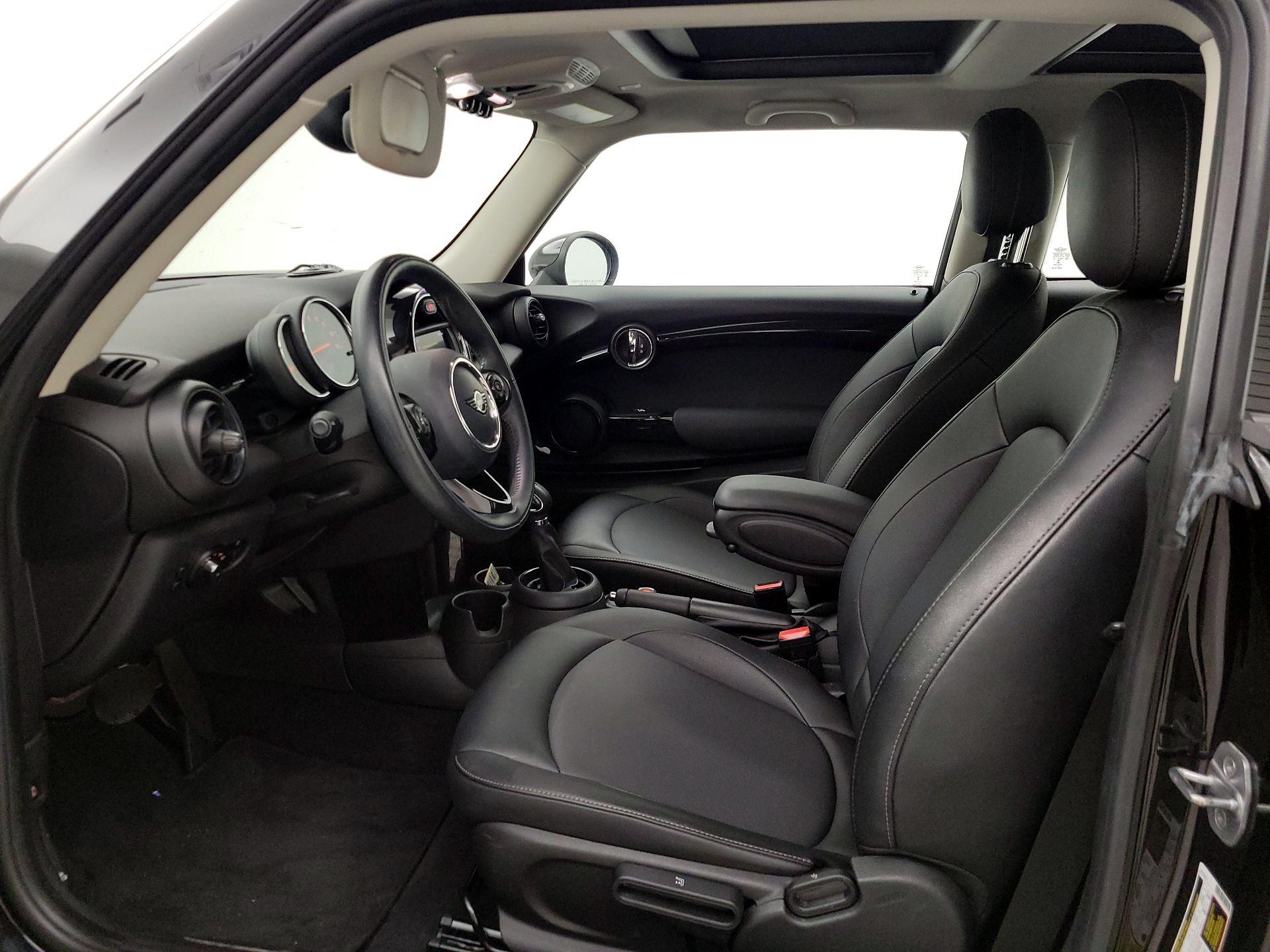 Thumbnail: 2019 MINI Cooper Hardtop - 9