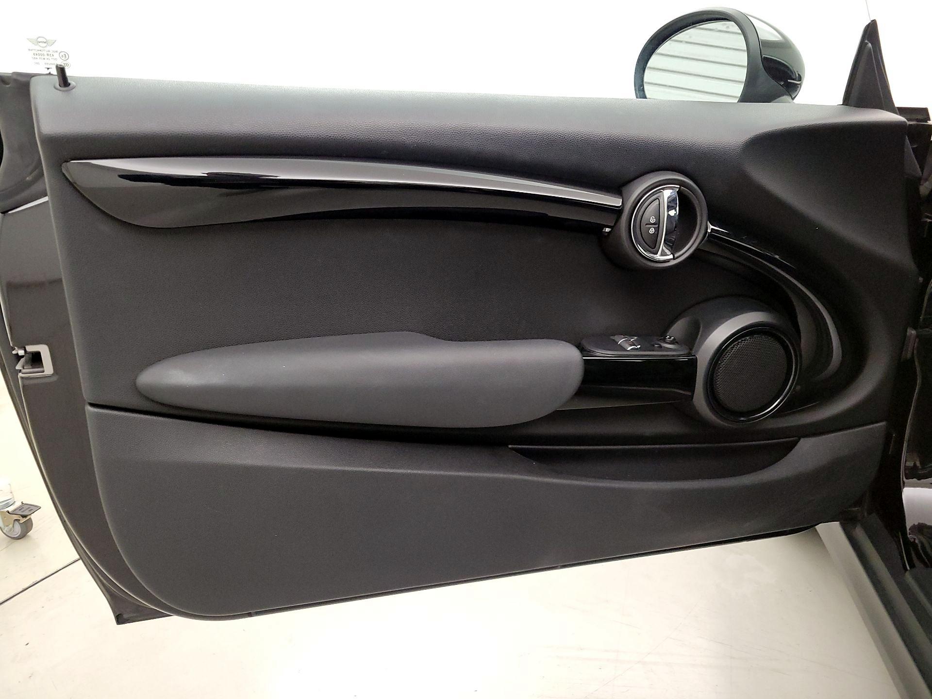 Thumbnail: 2019 MINI Cooper Hardtop - 10