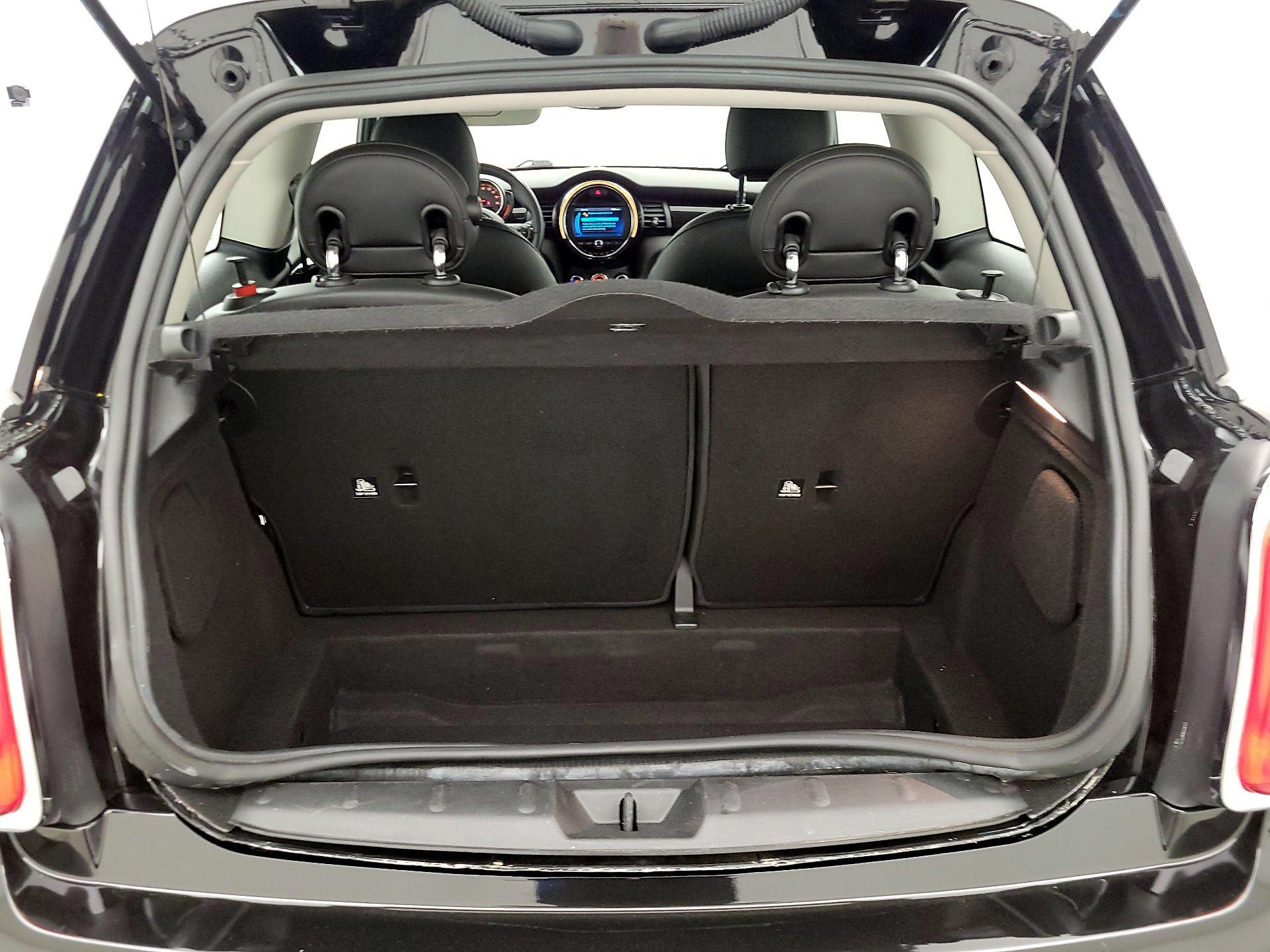 Thumbnail: 2019 MINI Cooper Hardtop - 18