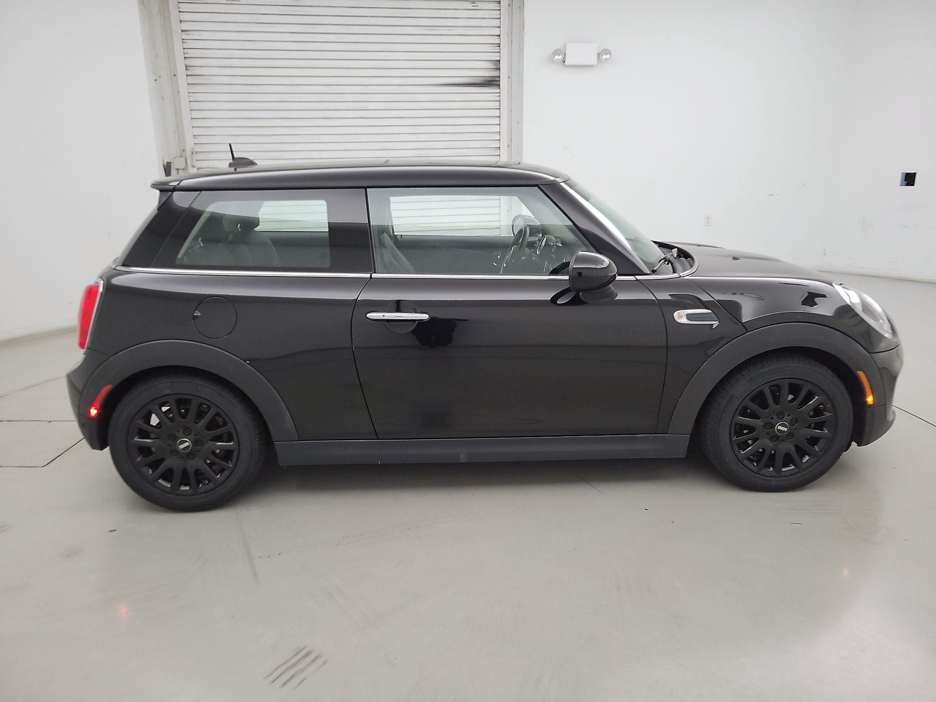 Thumbnail: 2019 MINI Cooper Hardtop - 4