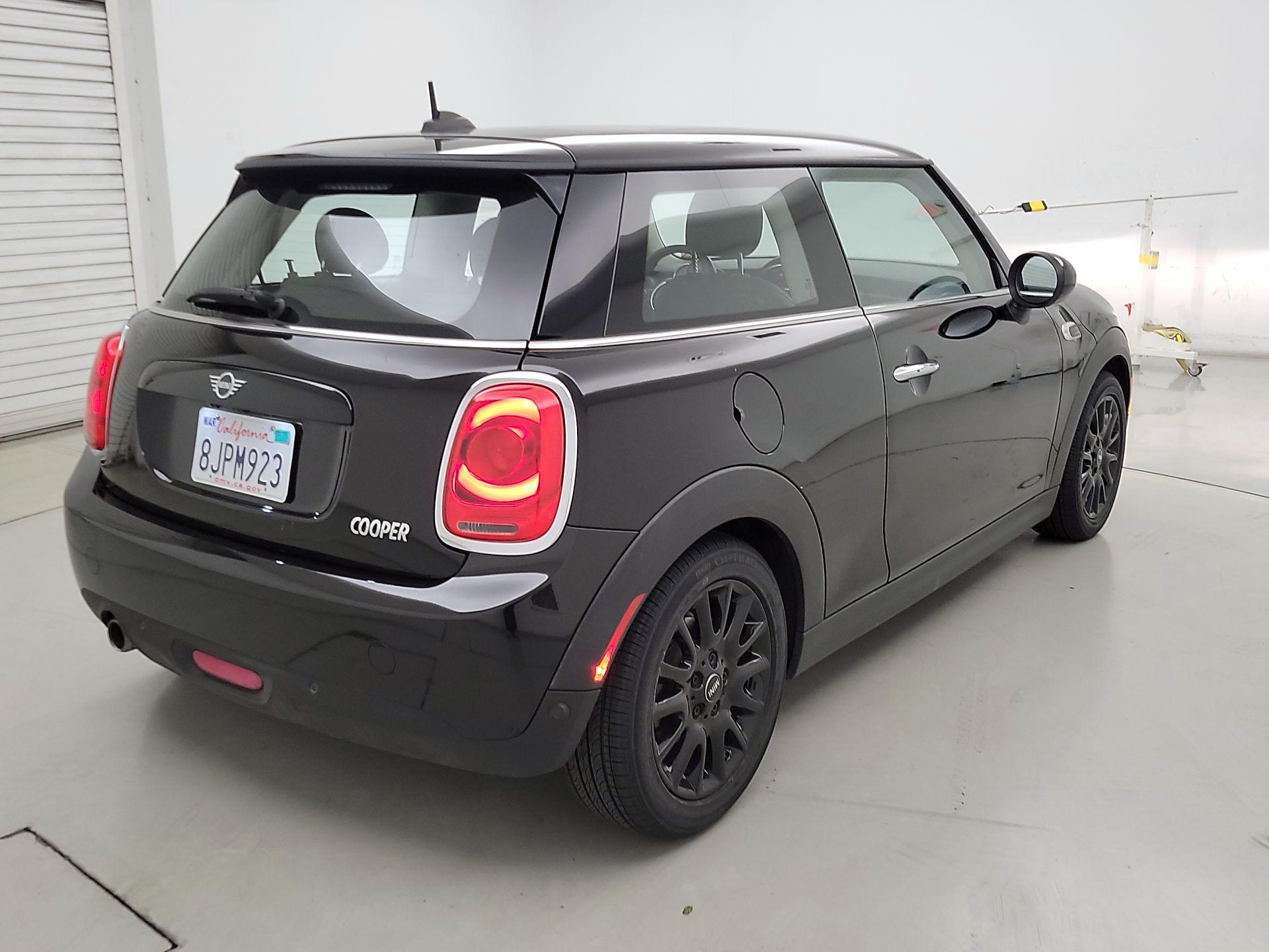 Thumbnail: 2019 MINI Cooper Hardtop - 5