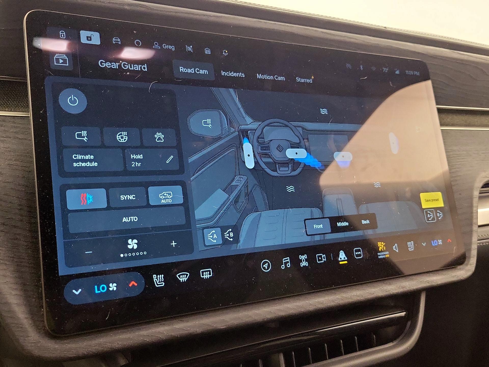 Thumbnail: 2024 Rivian R1S - 16