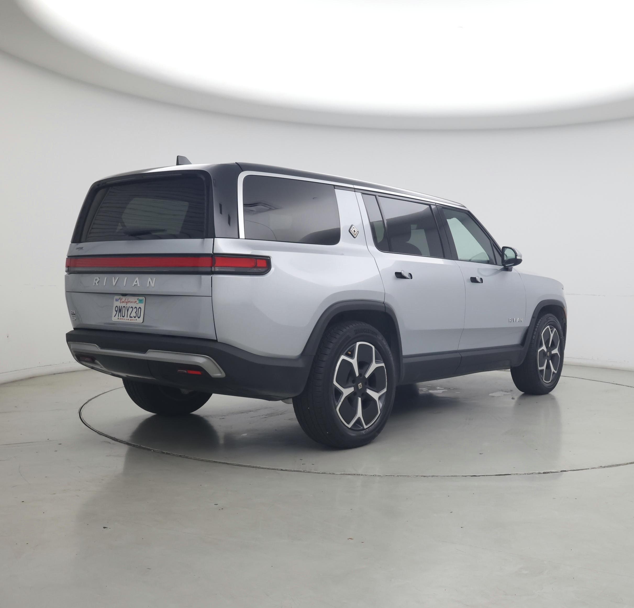 Thumbnail: 2024 Rivian R1S - 8