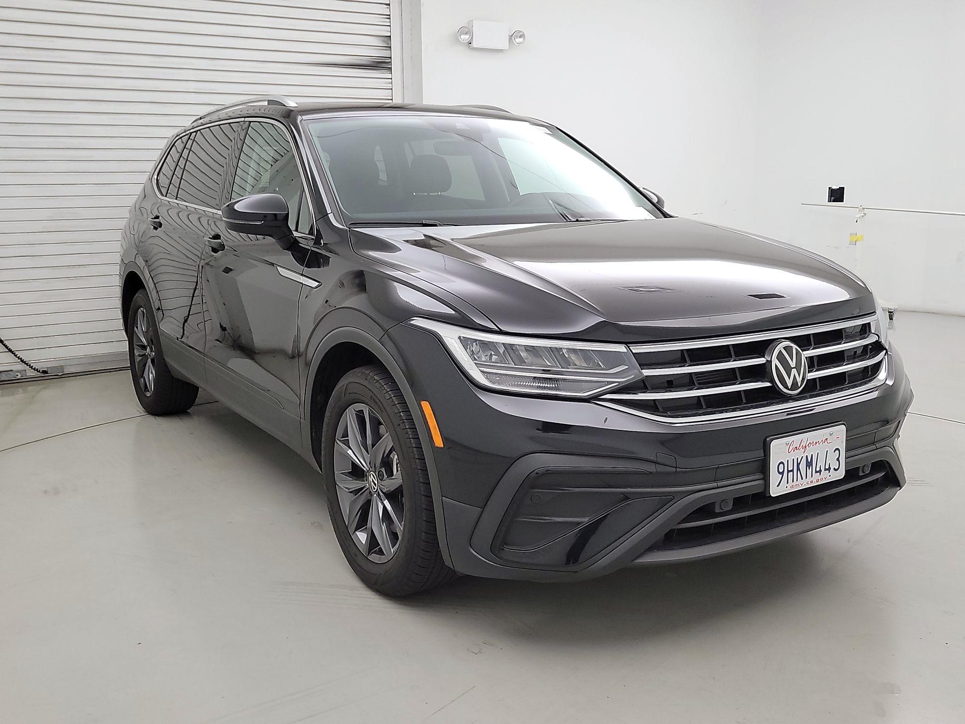 Thumbnail: 2023 Volkswagen Tiguan - 1