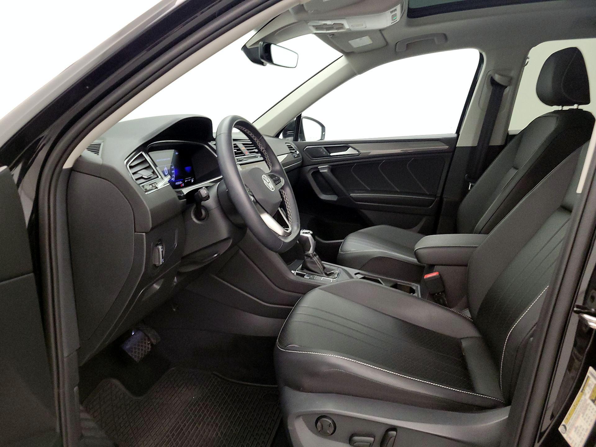Thumbnail: 2023 Volkswagen Tiguan - 9
