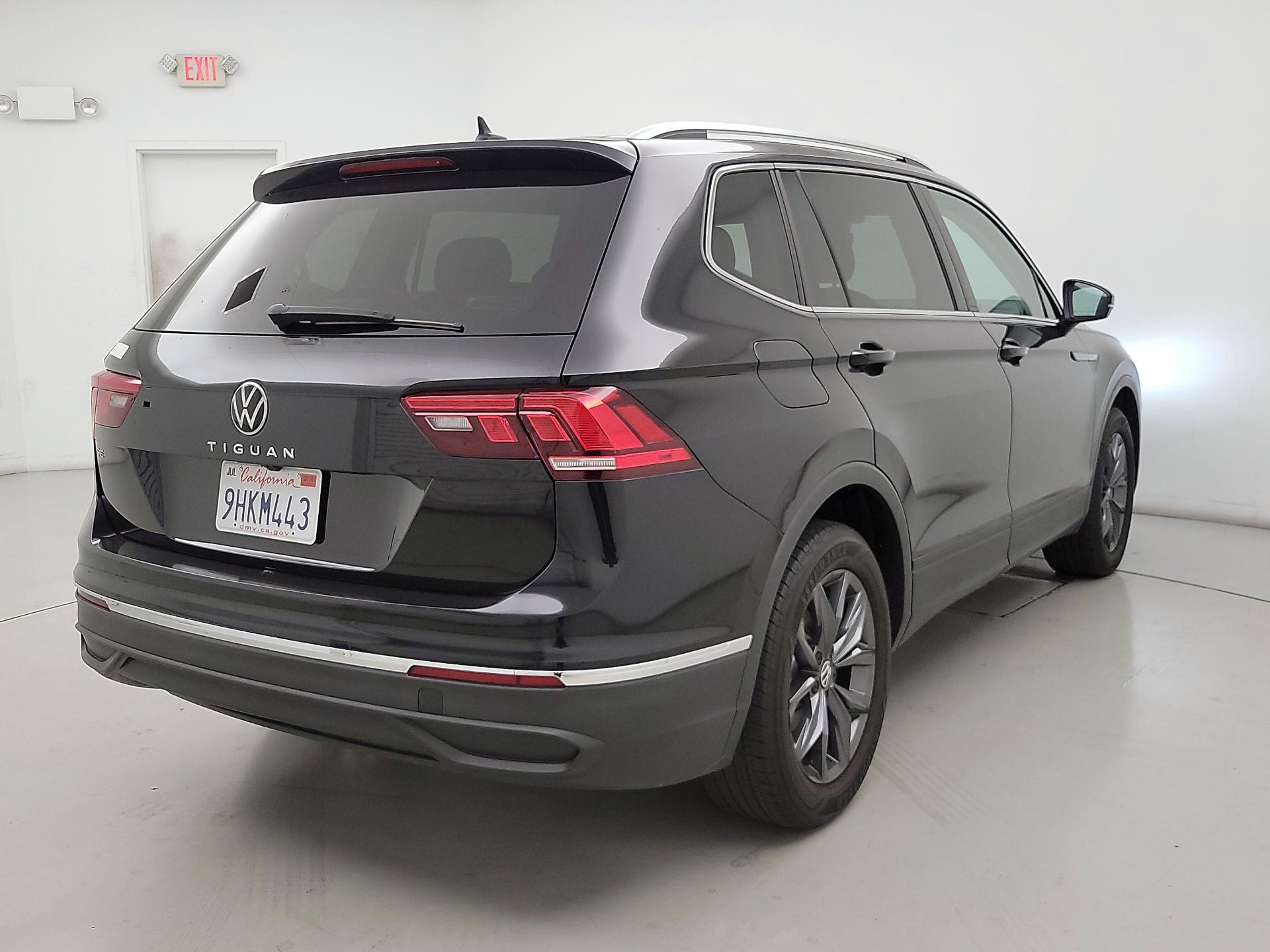 Thumbnail: 2023 Volkswagen Tiguan - 5