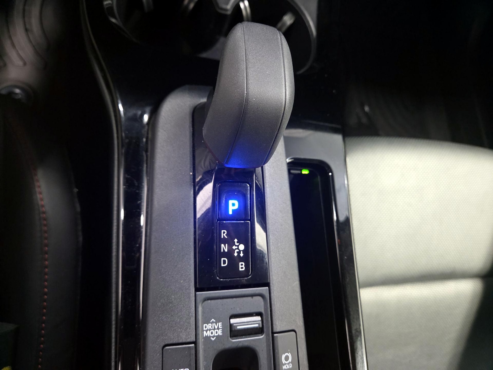 2024 Toyota Prius Prime XSE - Photo 16