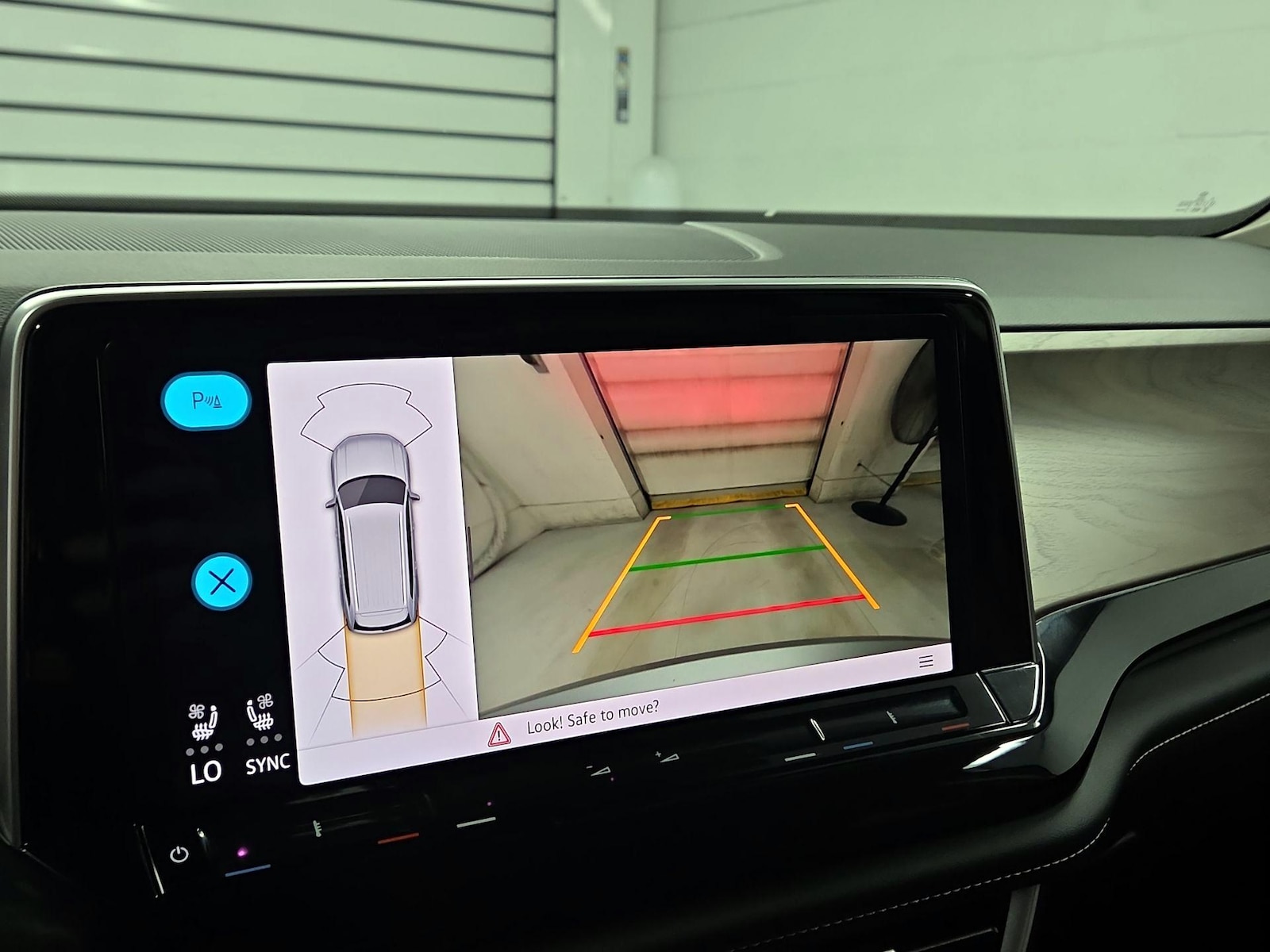 2026 Volkswagen Atlas SE w/Tech - Photo 15