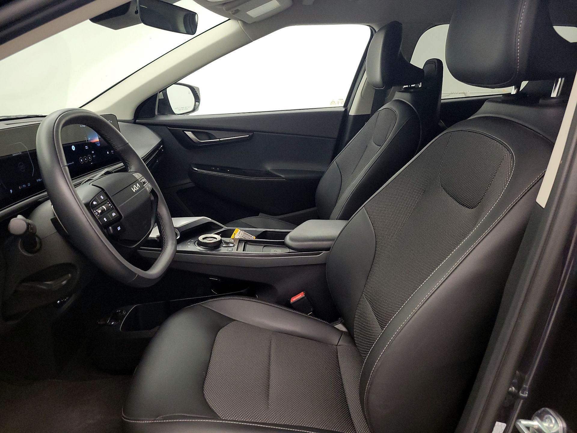 Thumbnail: 2025 Kia EV6 - 11