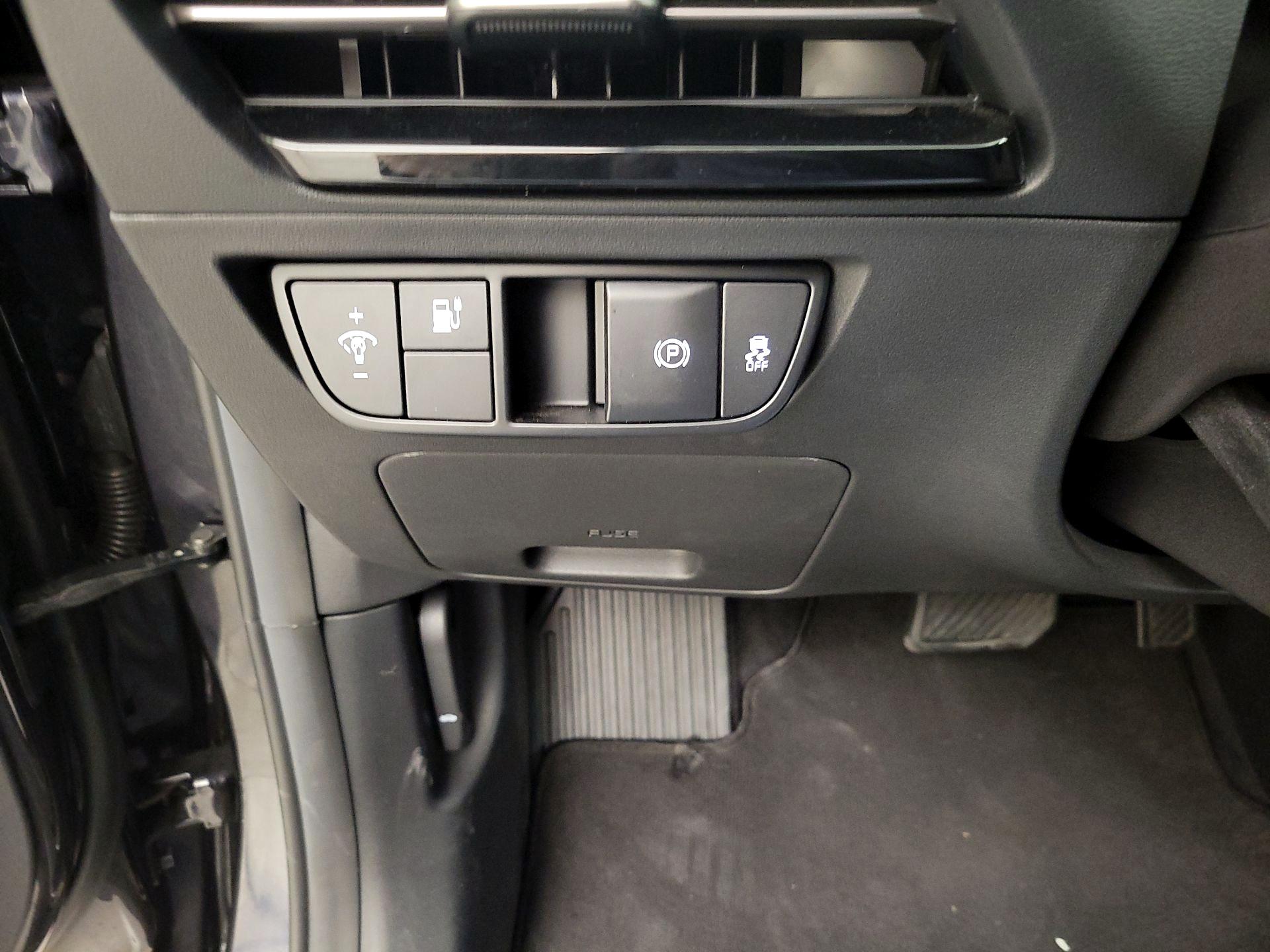 Thumbnail: 2025 Kia EV6 - 13