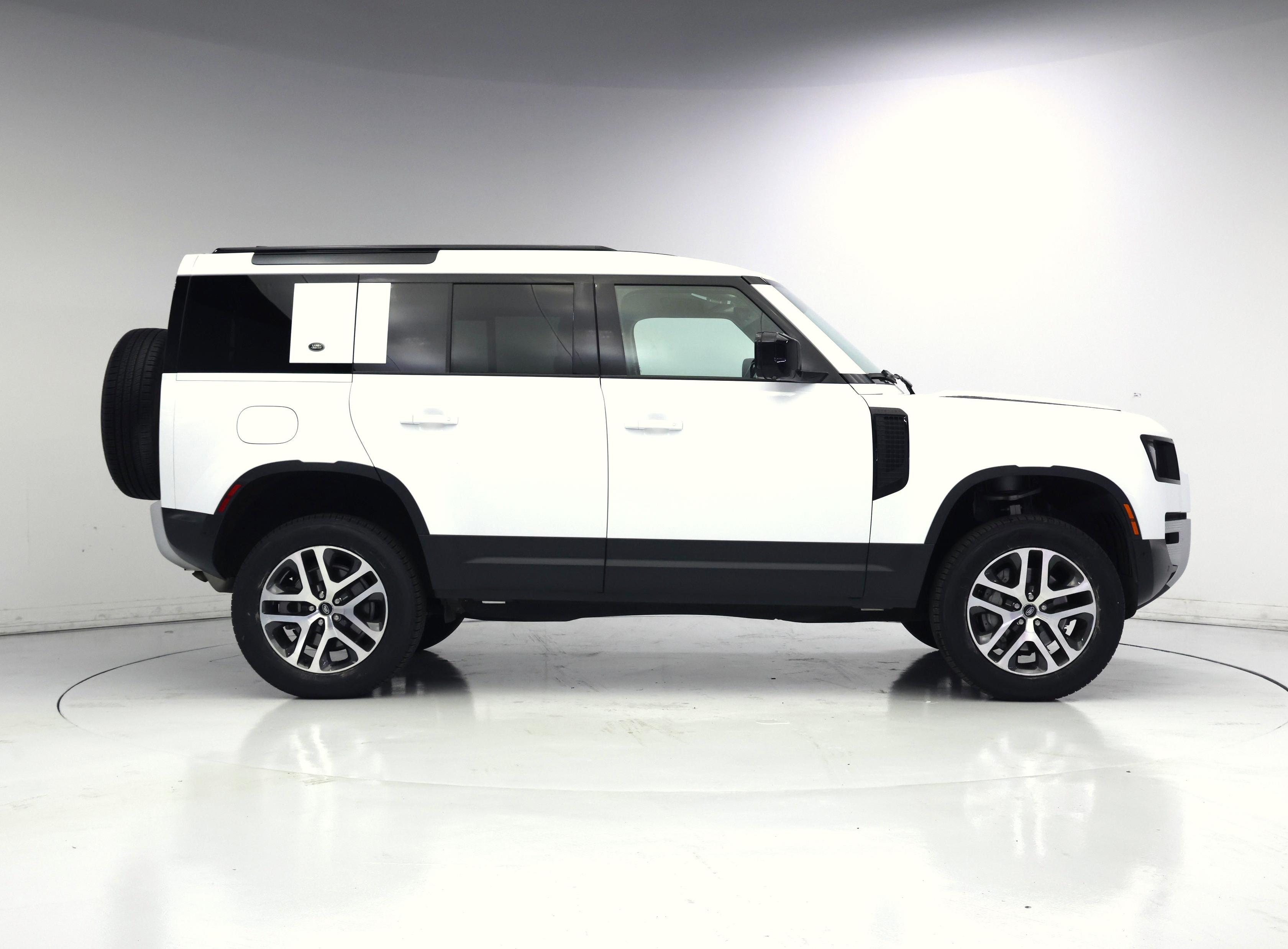 Thumbnail: 2023 Land Rover Defender - 7