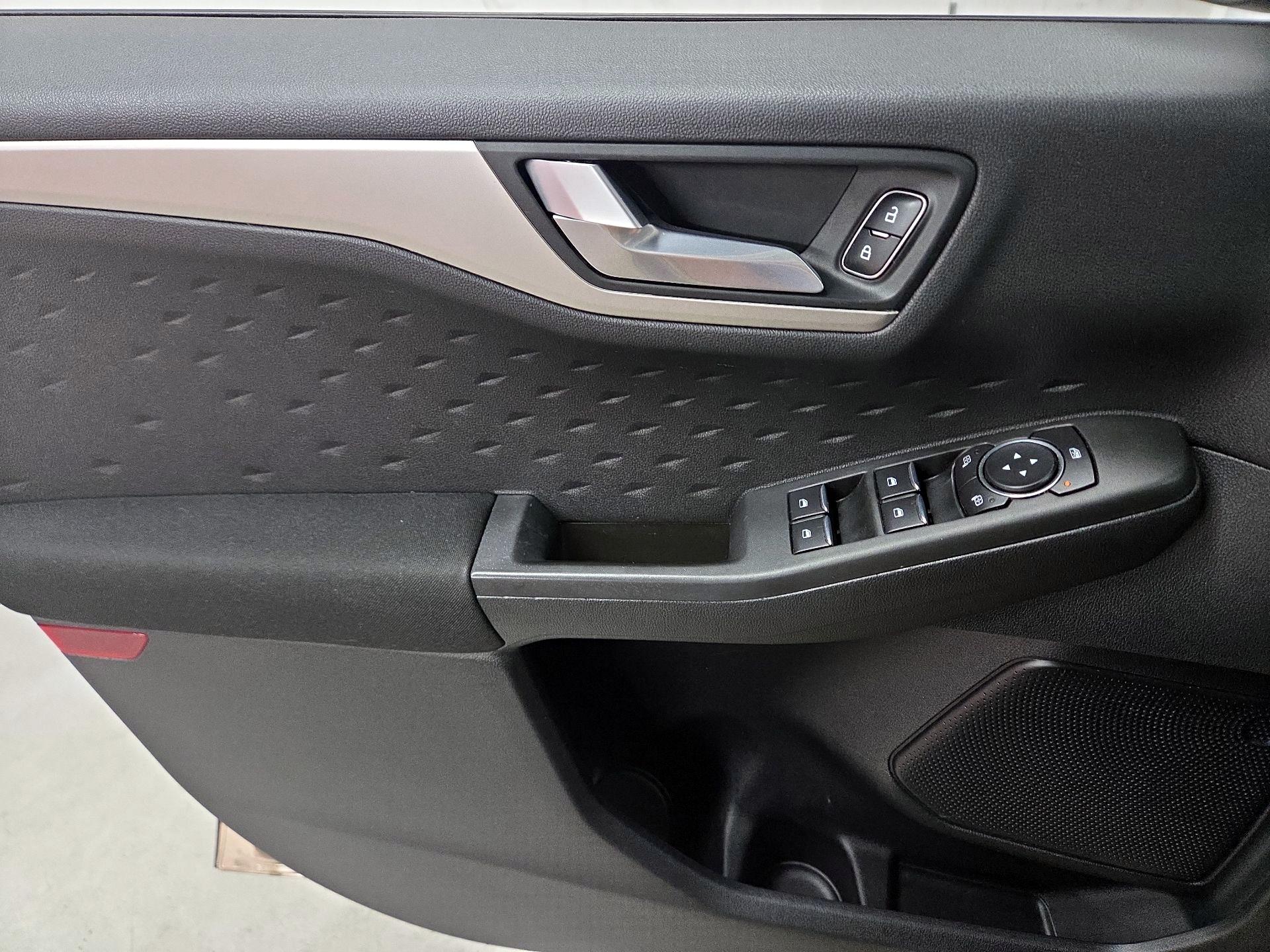 Thumbnail: 2020 Ford Escape - 12