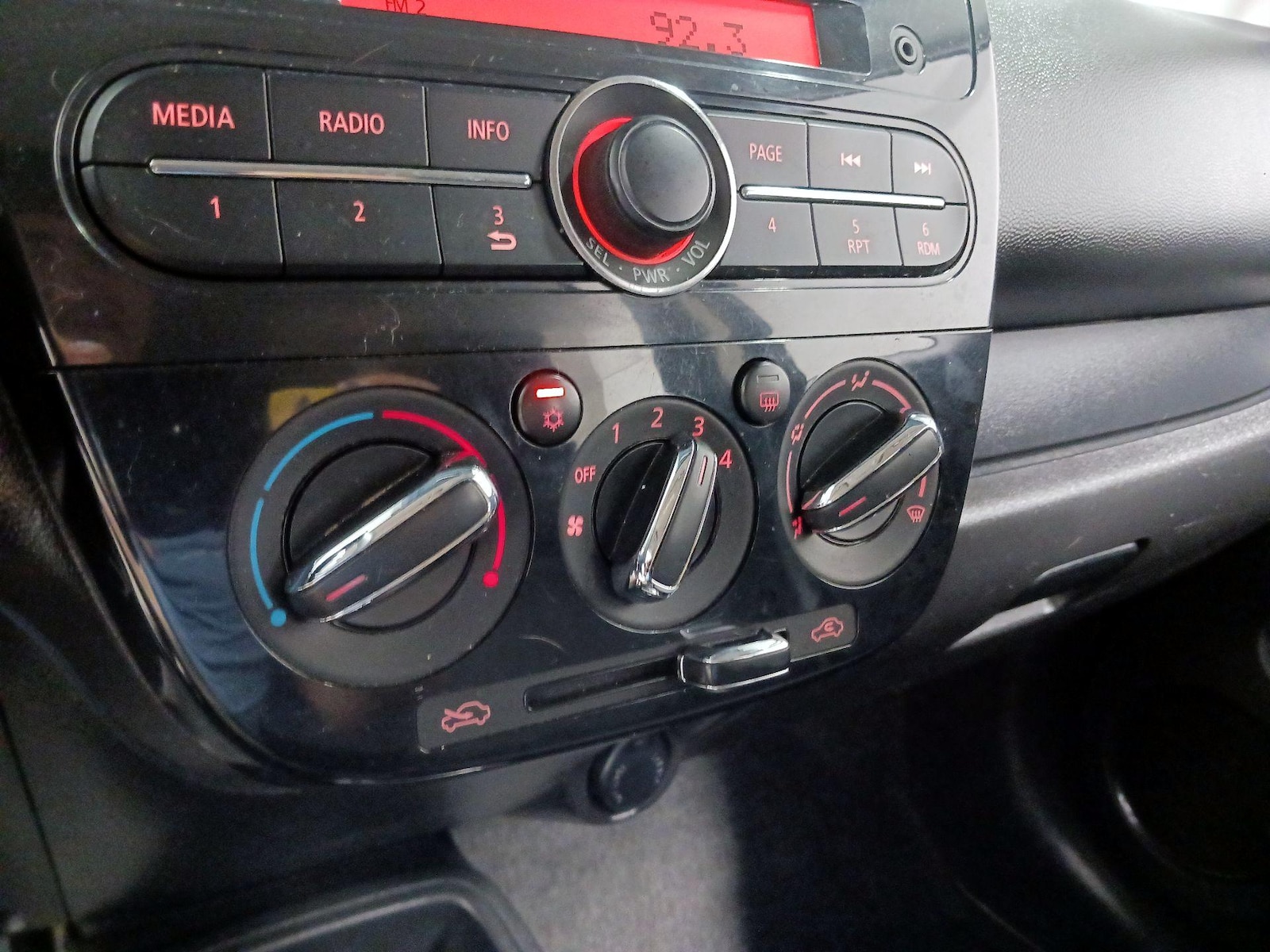 2017 Mitsubishi Mirage G4 ES - Photo 13