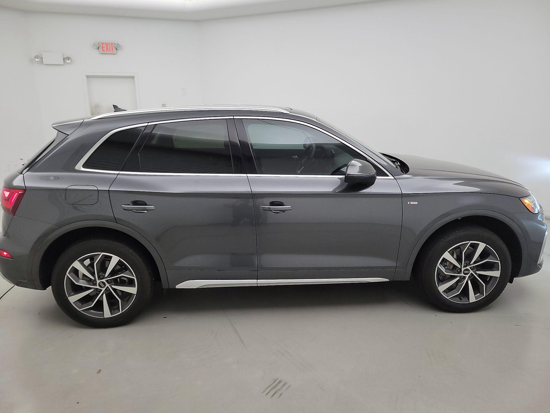 Thumbnail: 2023 Audi Q5 - 4