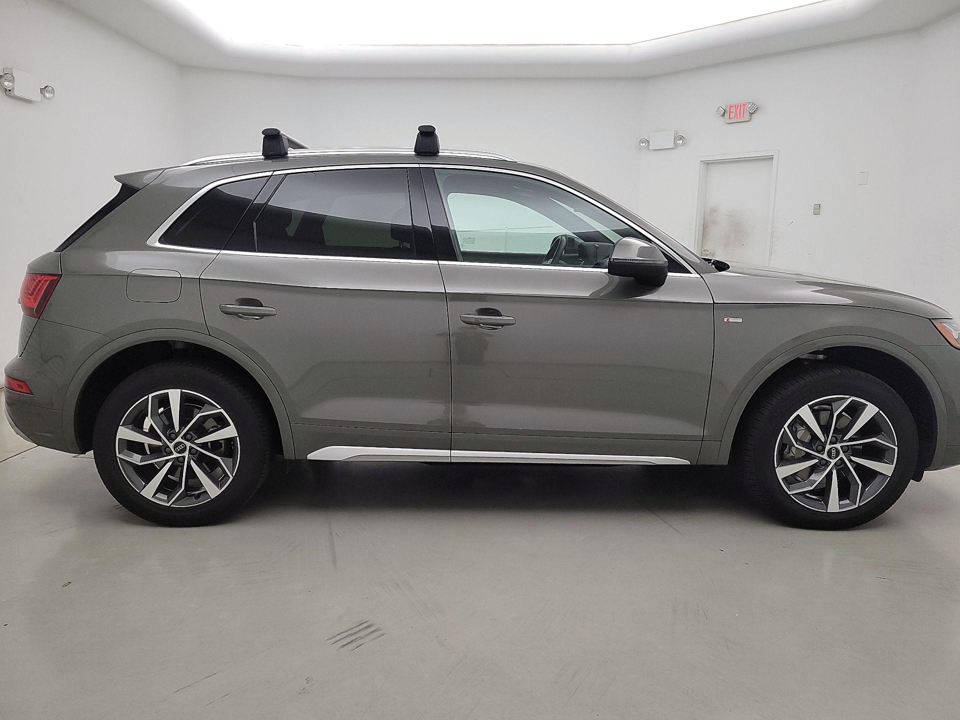 Thumbnail: 2023 Audi Q5 - 4