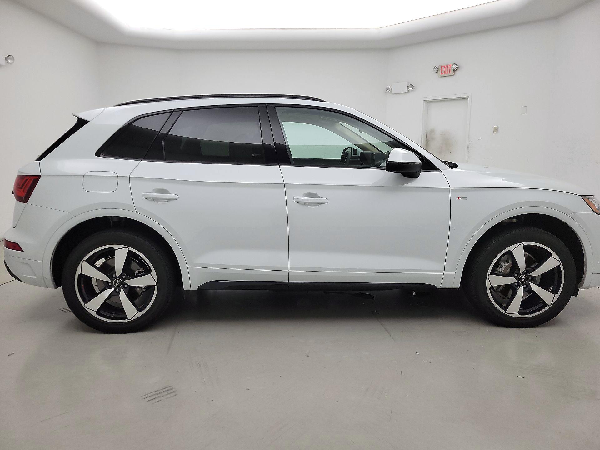 Thumbnail: 2023 Audi Q5 - 4