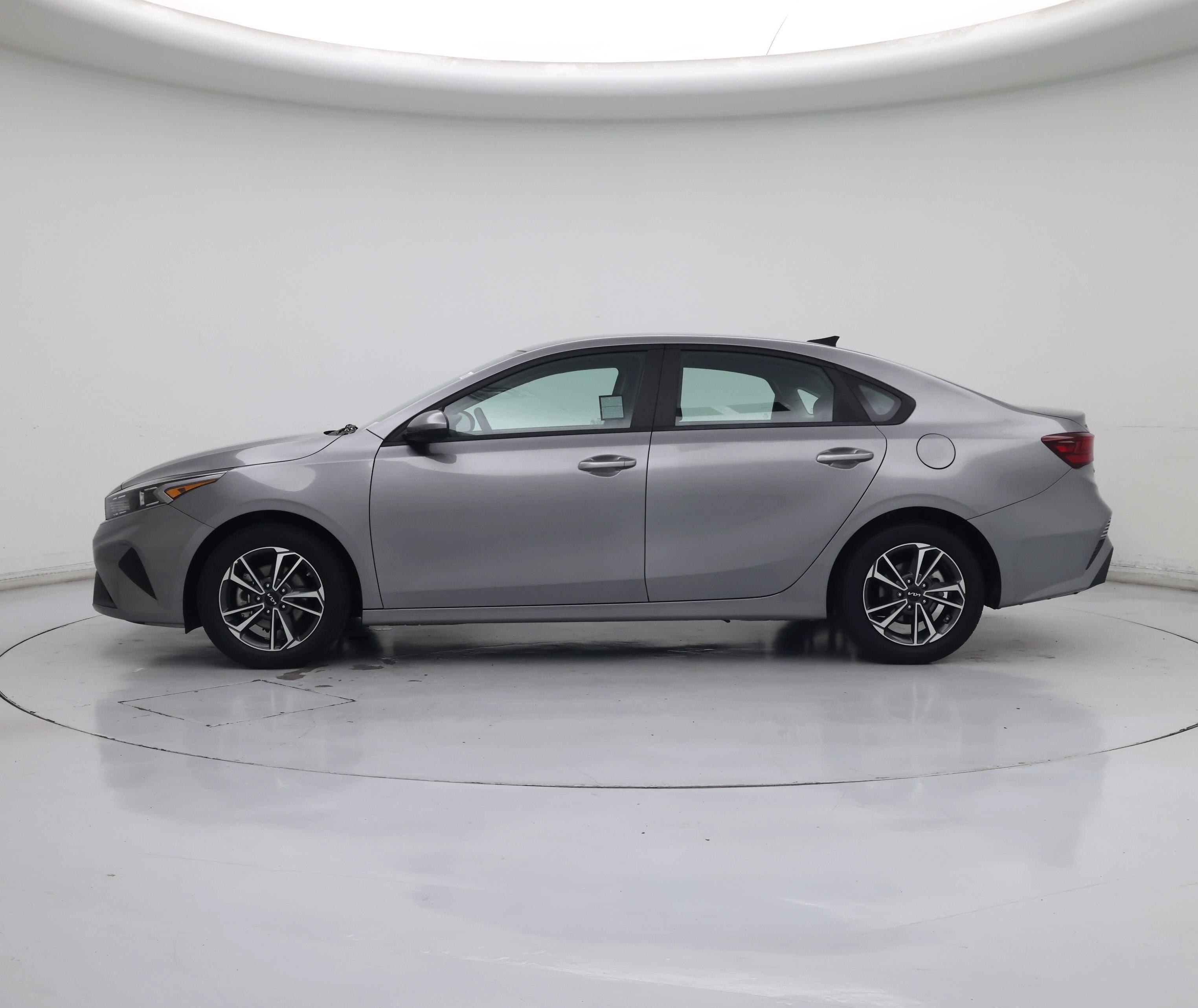 Thumbnail: 2024 Kia Forte - 3