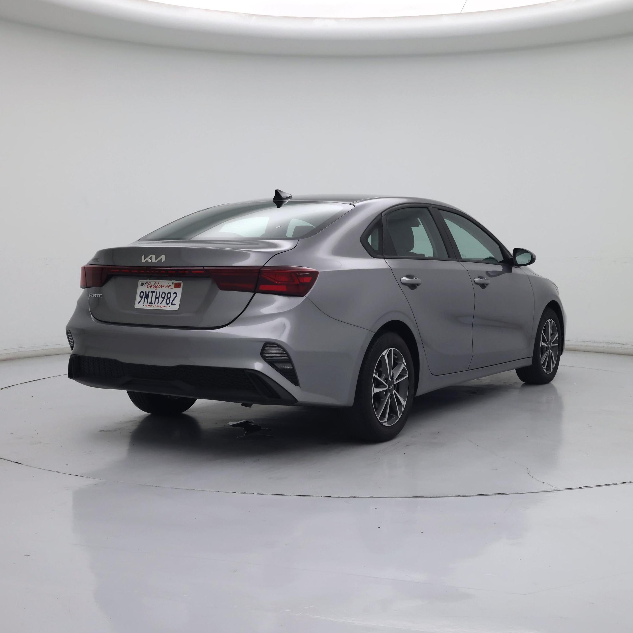 Thumbnail: 2024 Kia Forte - 8