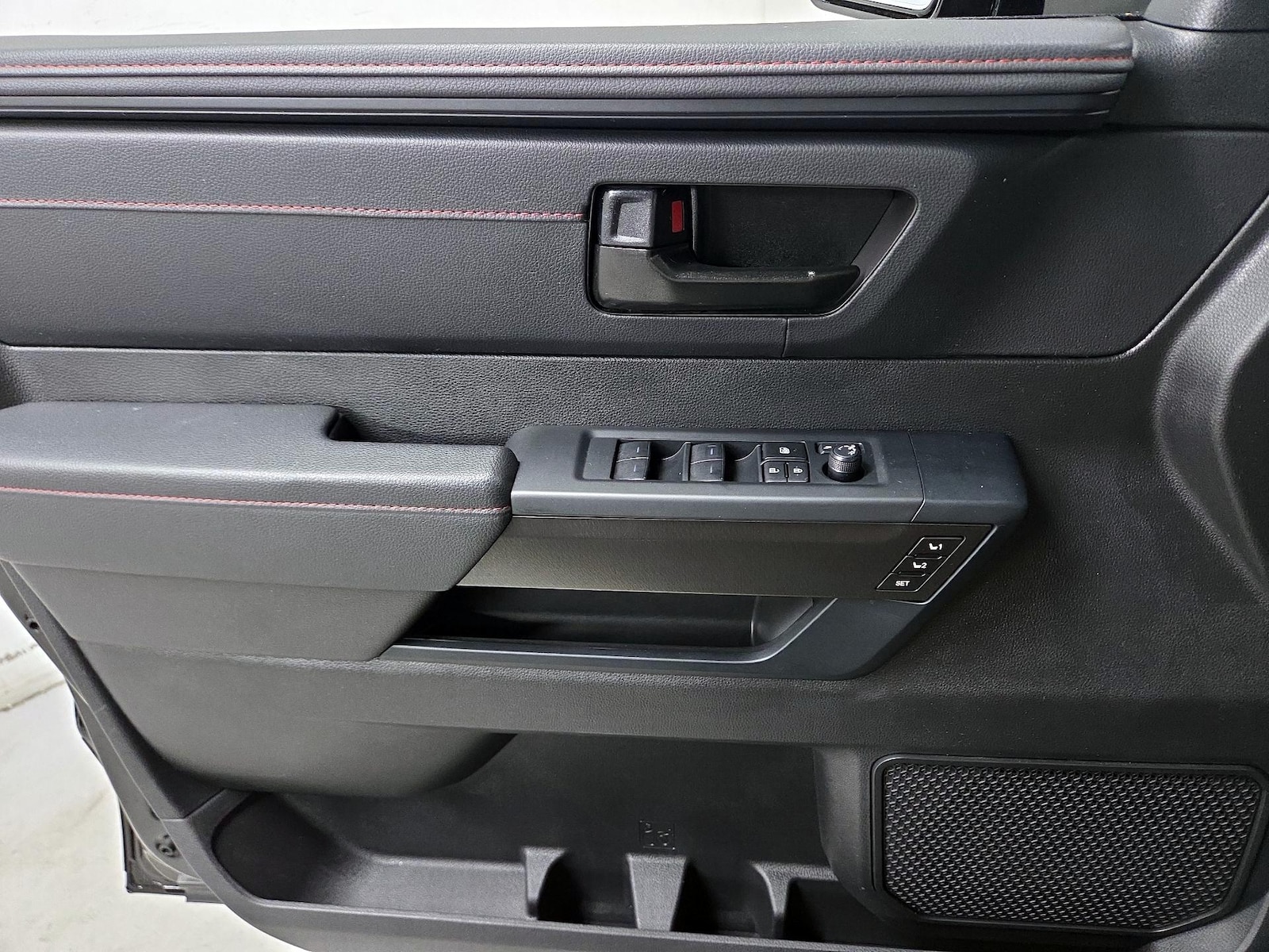 2025 Toyota Tundra TRD Pro - Photo 13