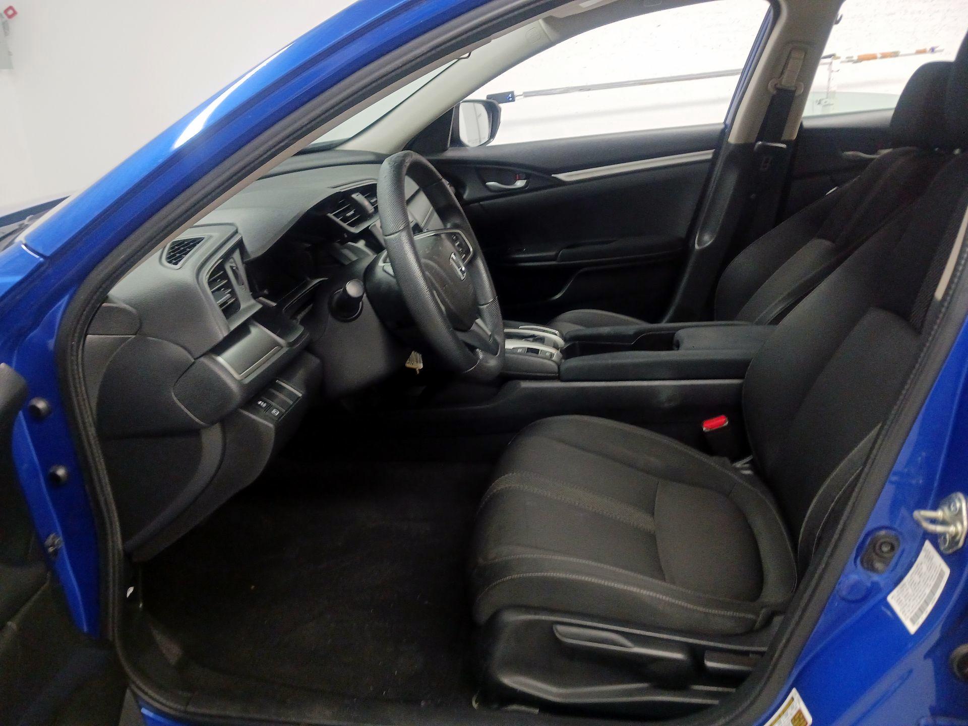Thumbnail: 2016 Honda Civic - 9