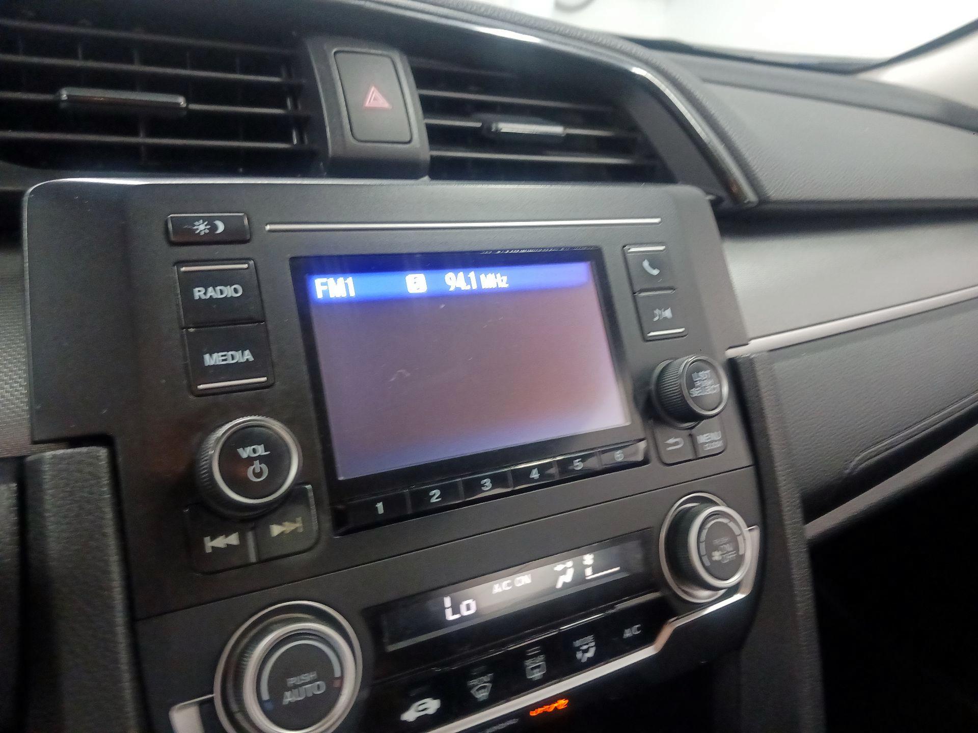 Thumbnail: 2016 Honda Civic - 11