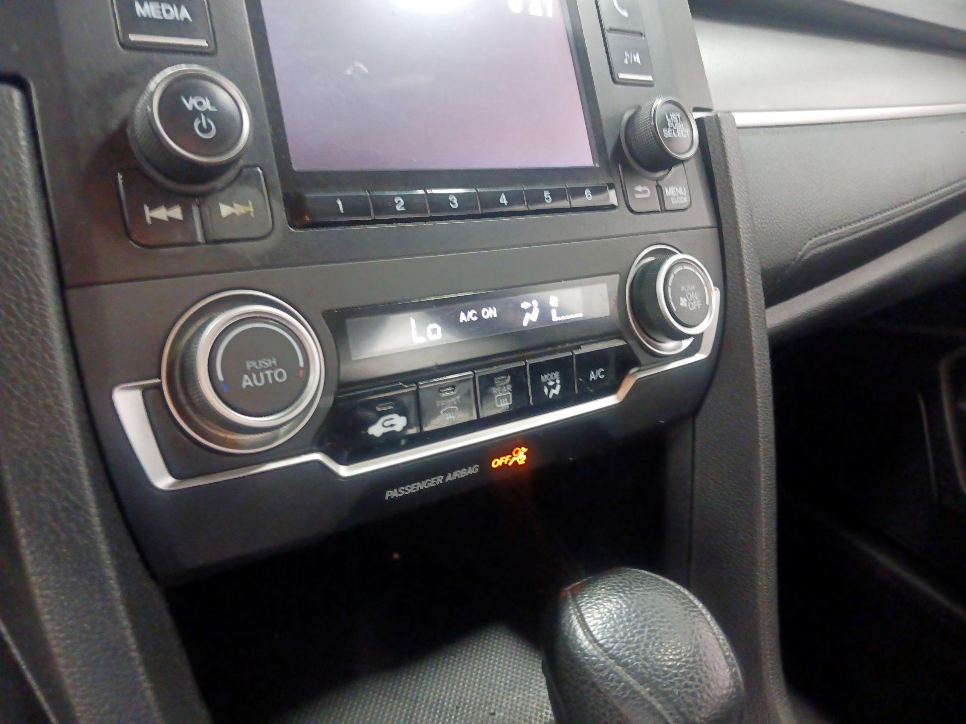 Thumbnail: 2016 Honda Civic - 12