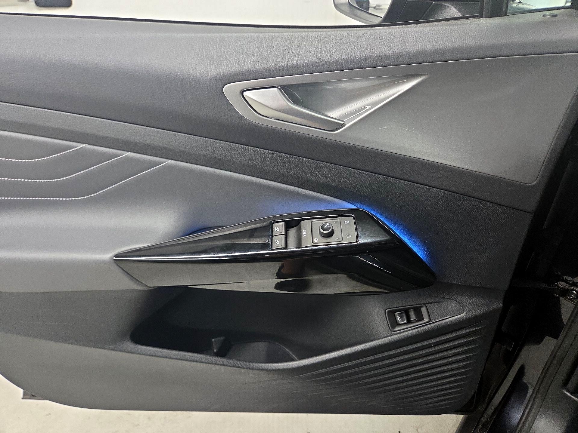 Thumbnail: 2023 Volkswagen ID.4 - 10