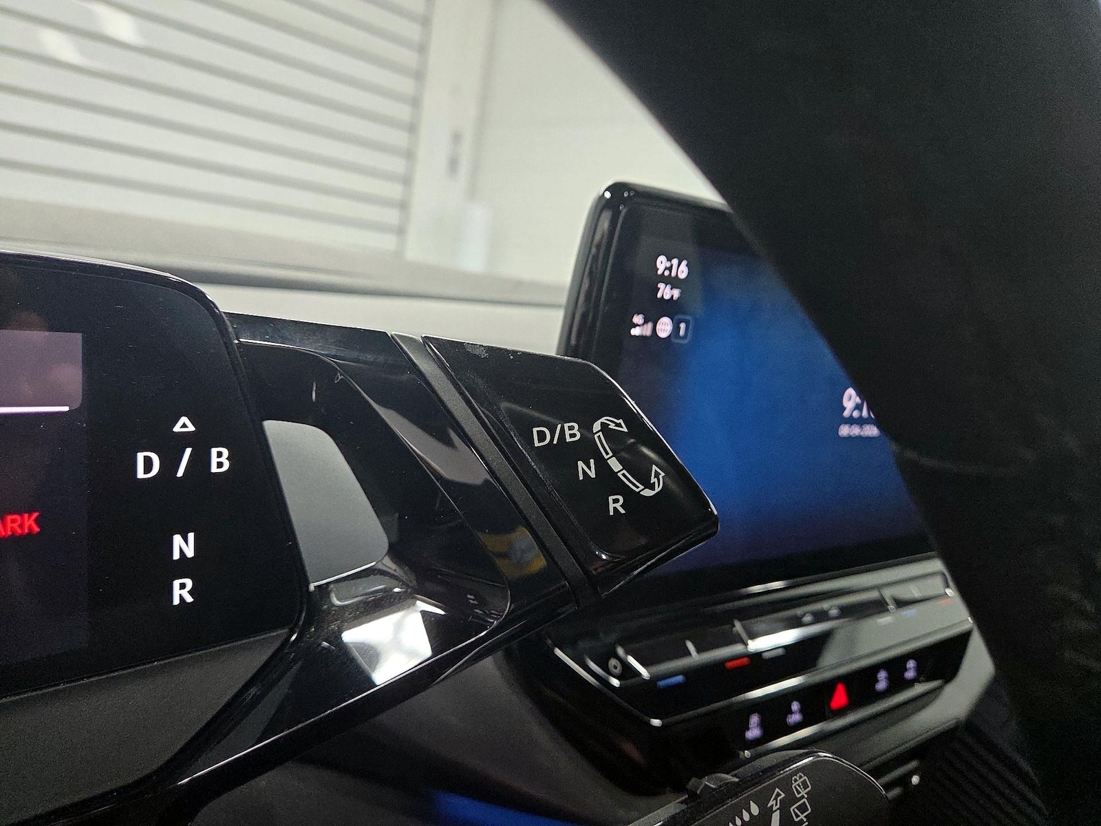 2023 Volkswagen ID.4 PRO S - Photo 14