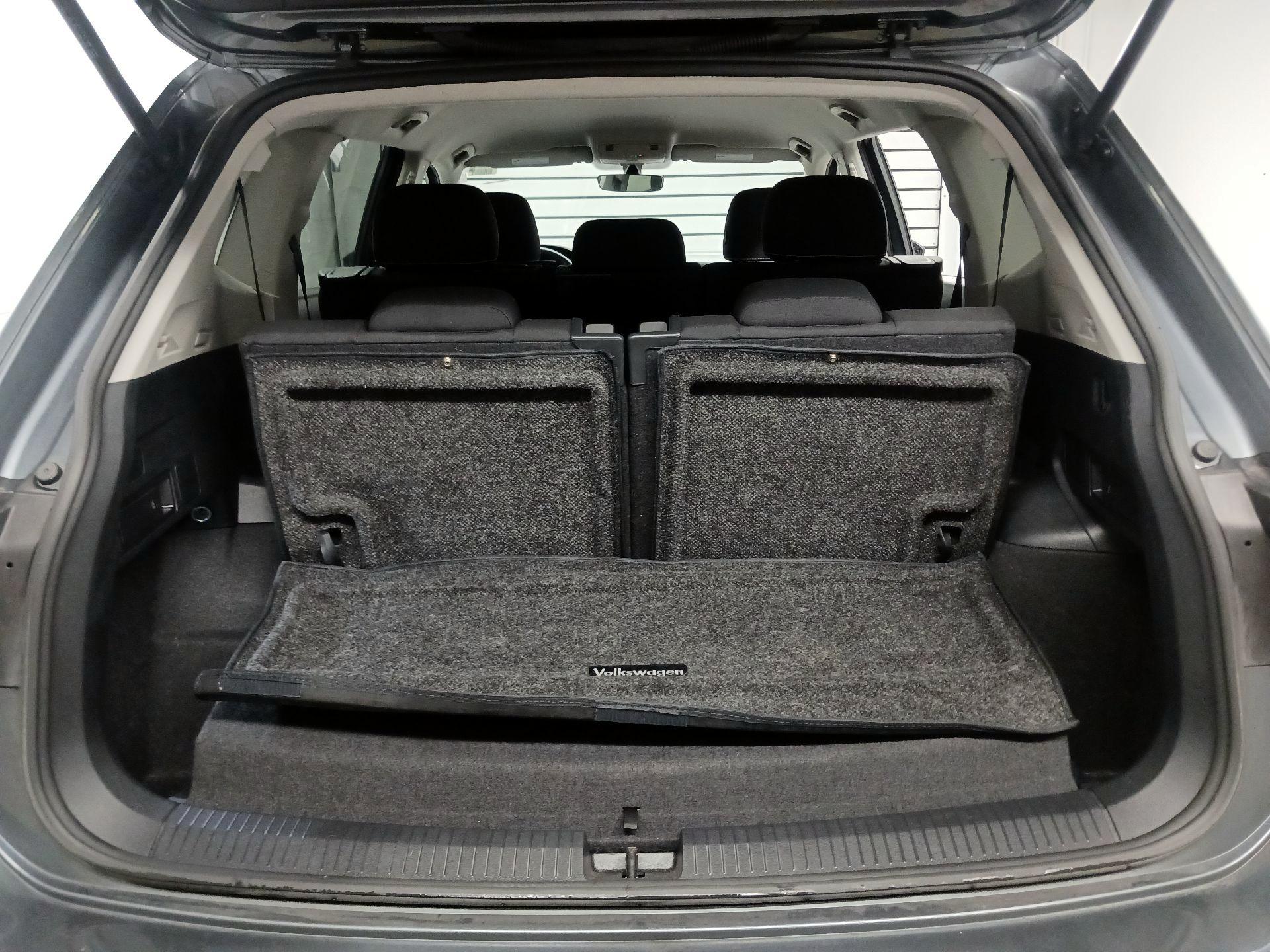 Thumbnail: 2023 Volkswagen Tiguan - 19