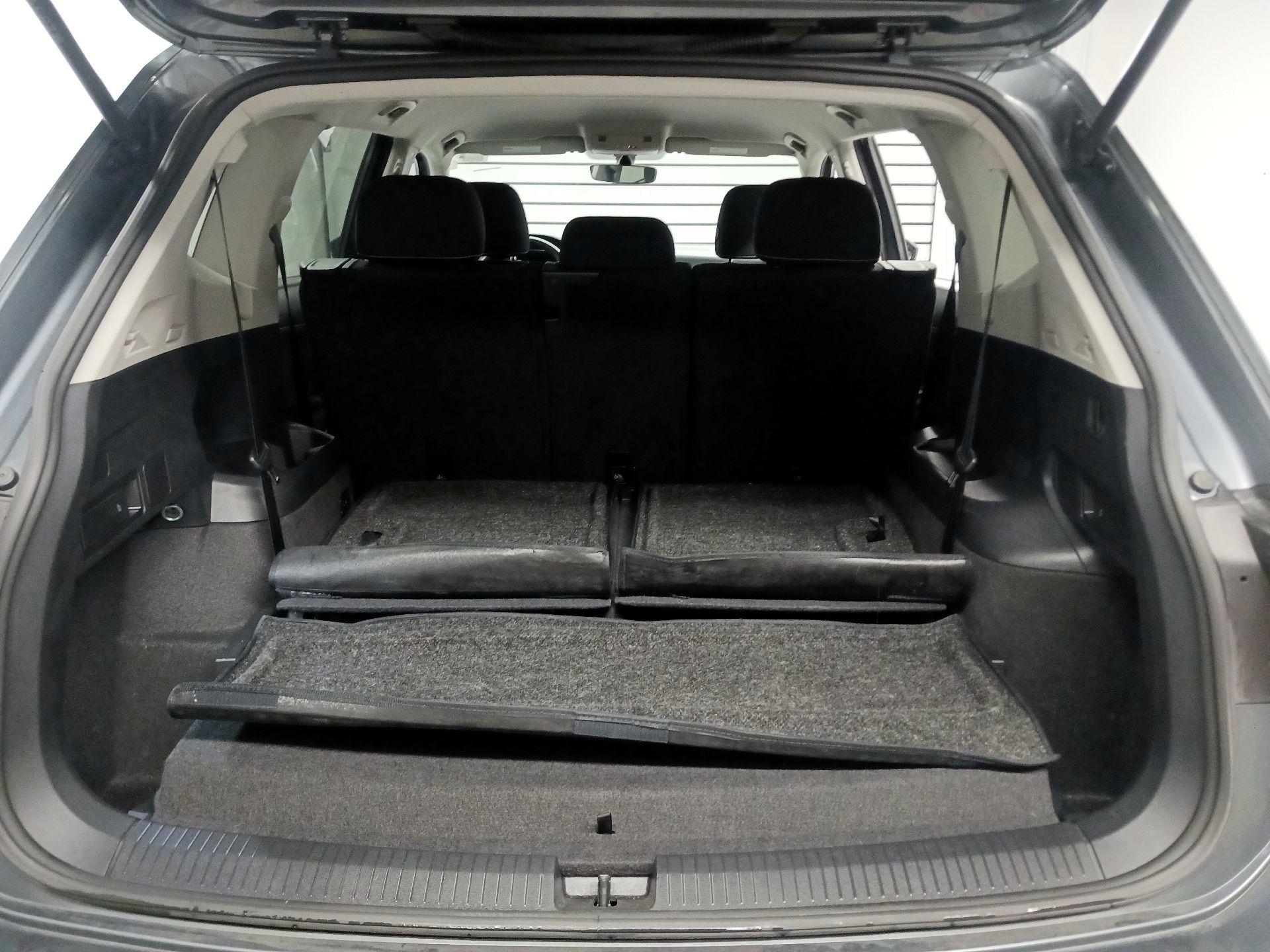 Thumbnail: 2023 Volkswagen Tiguan - 20