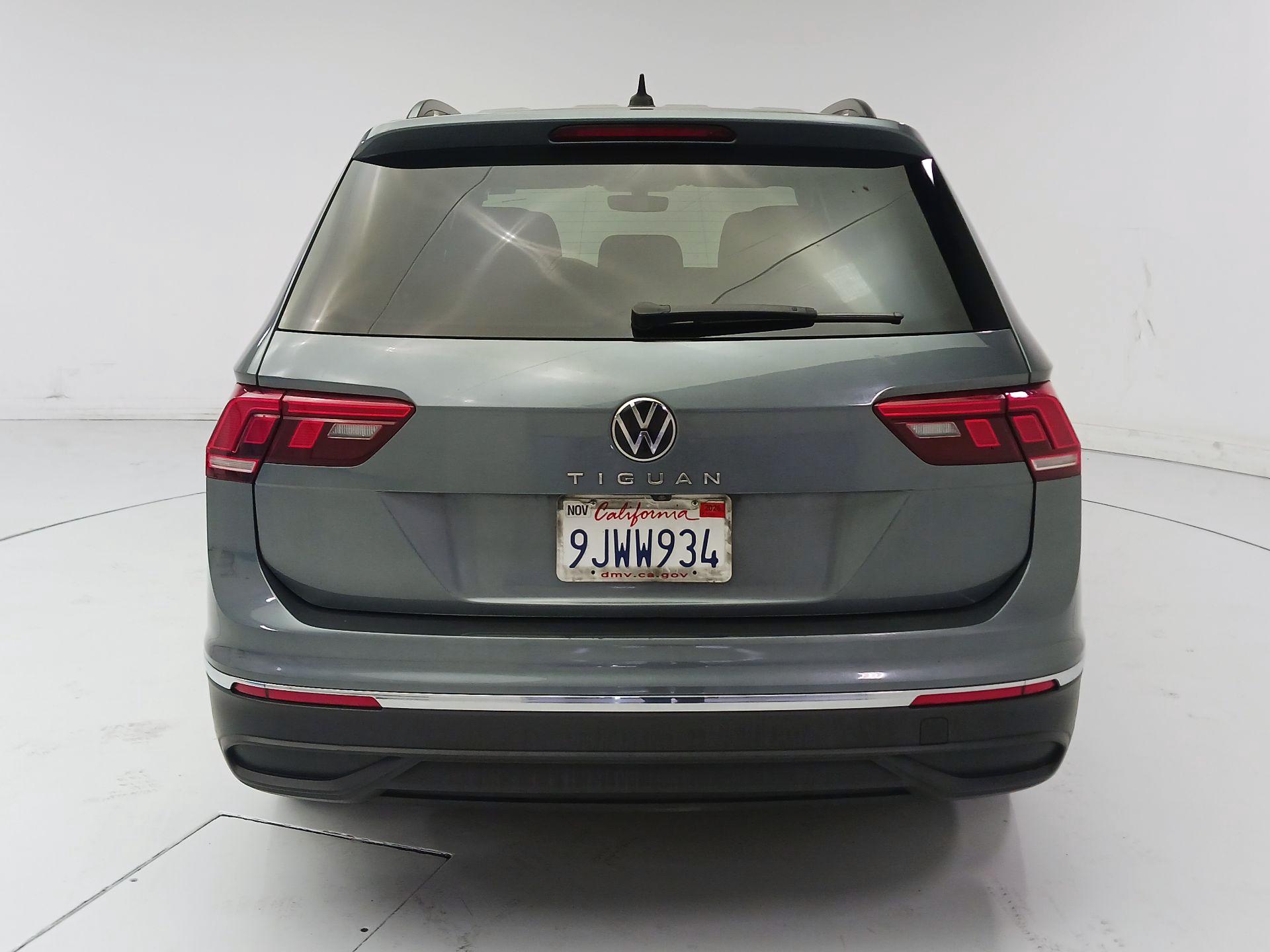 Thumbnail: 2023 Volkswagen Tiguan - 6