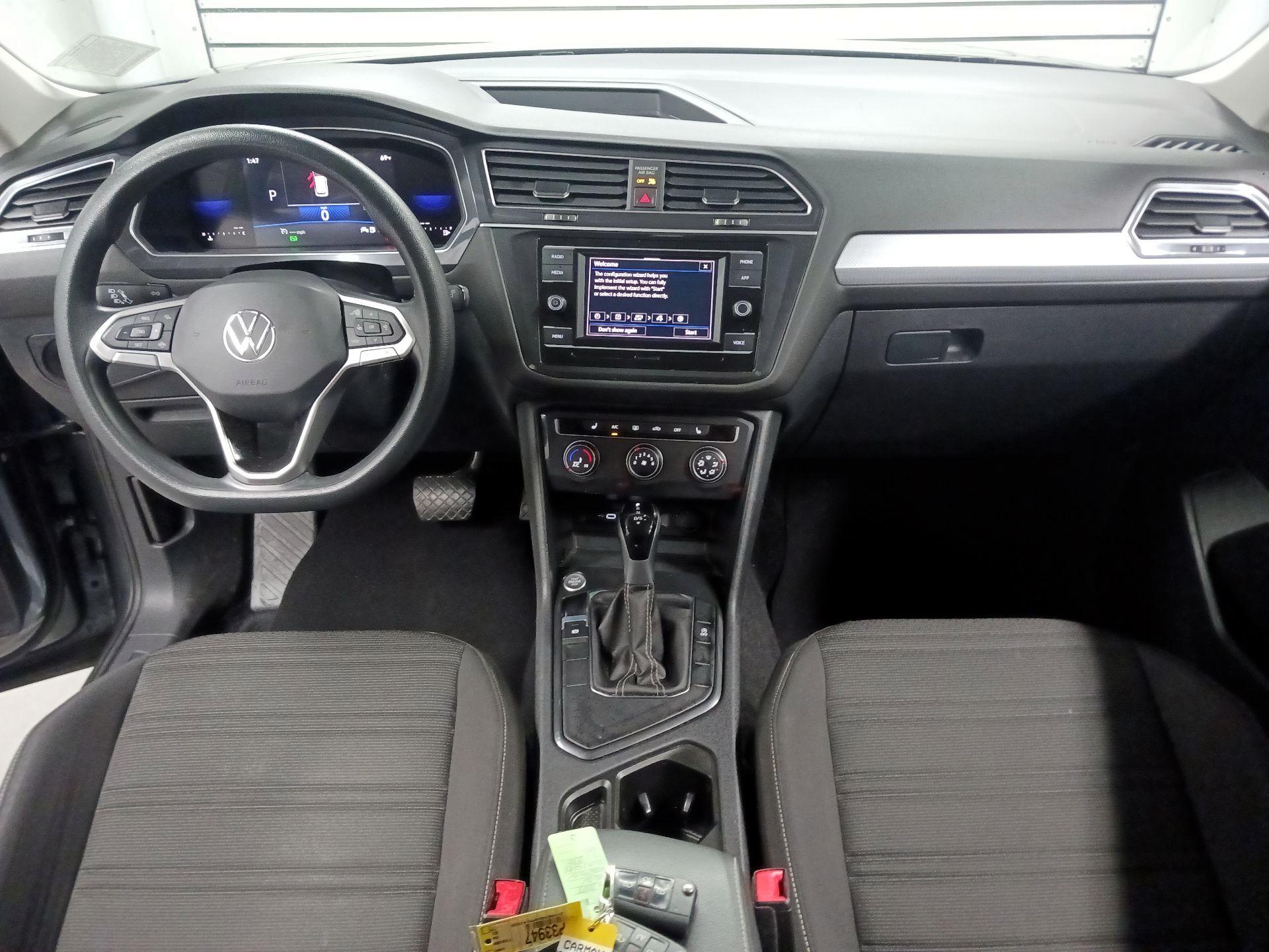 Thumbnail: 2023 Volkswagen Tiguan - 8
