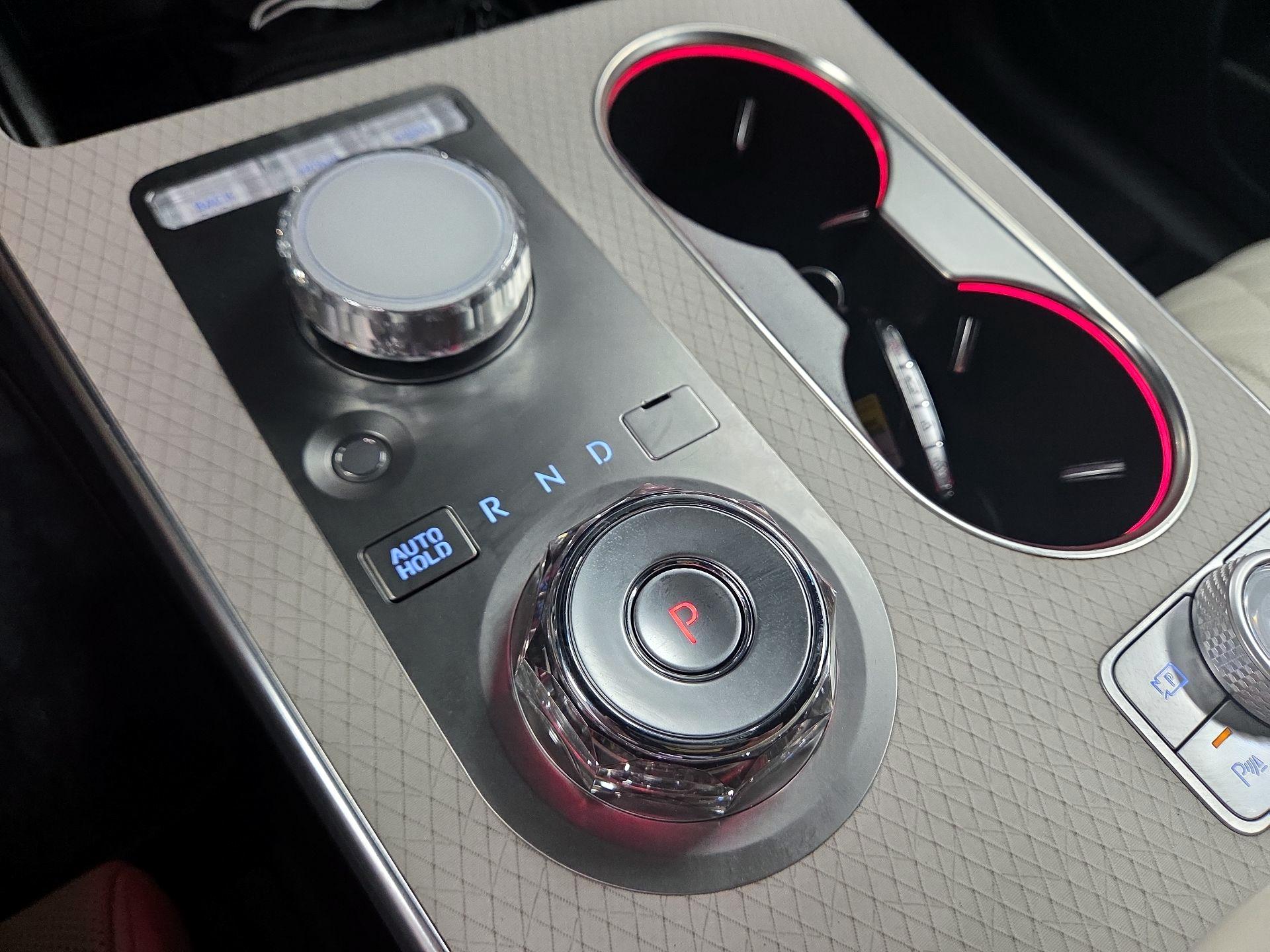 Thumbnail: 2025 Genesis GV80 - 13