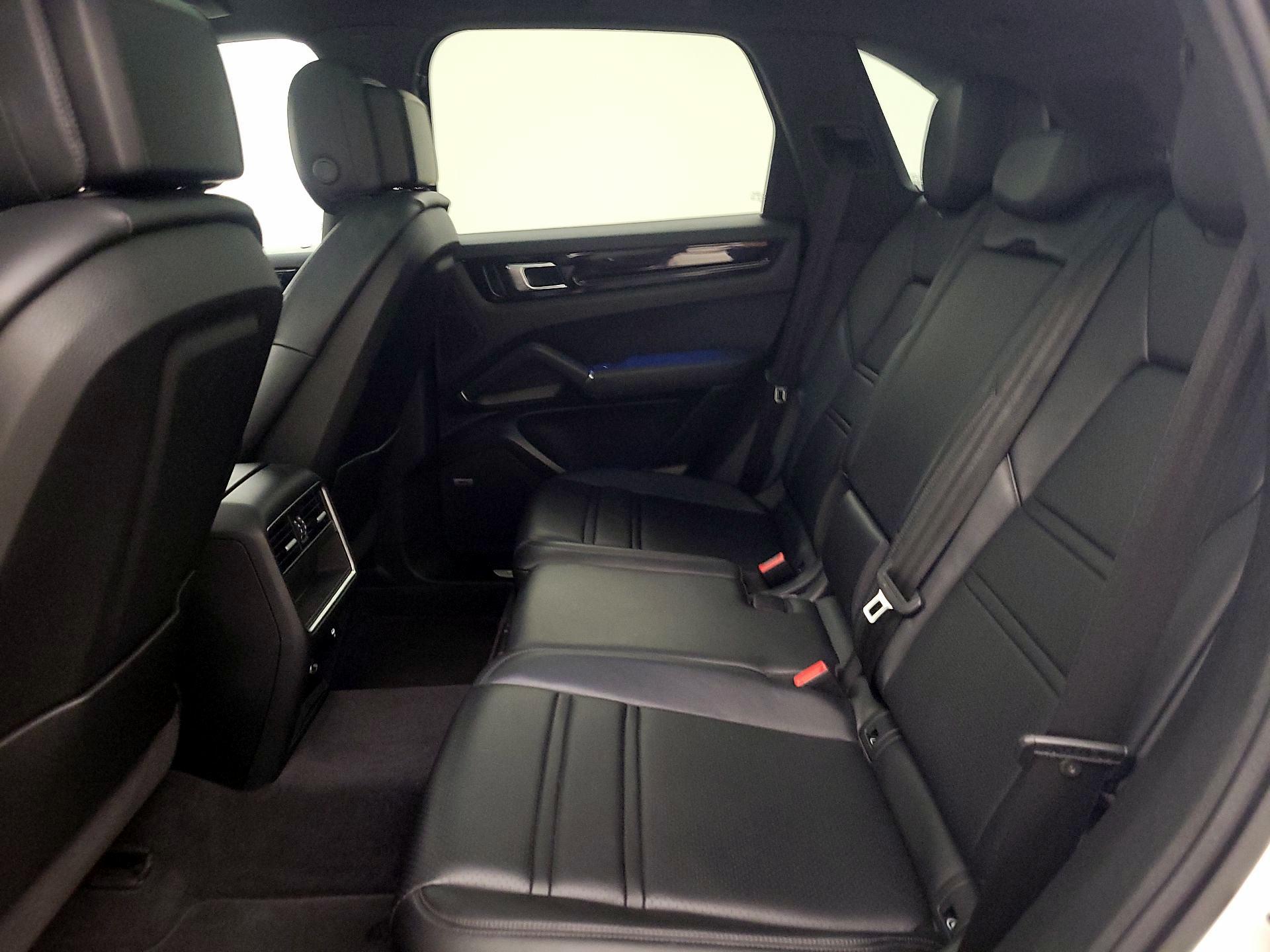 Thumbnail: 2021 Porsche Cayenne - 20
