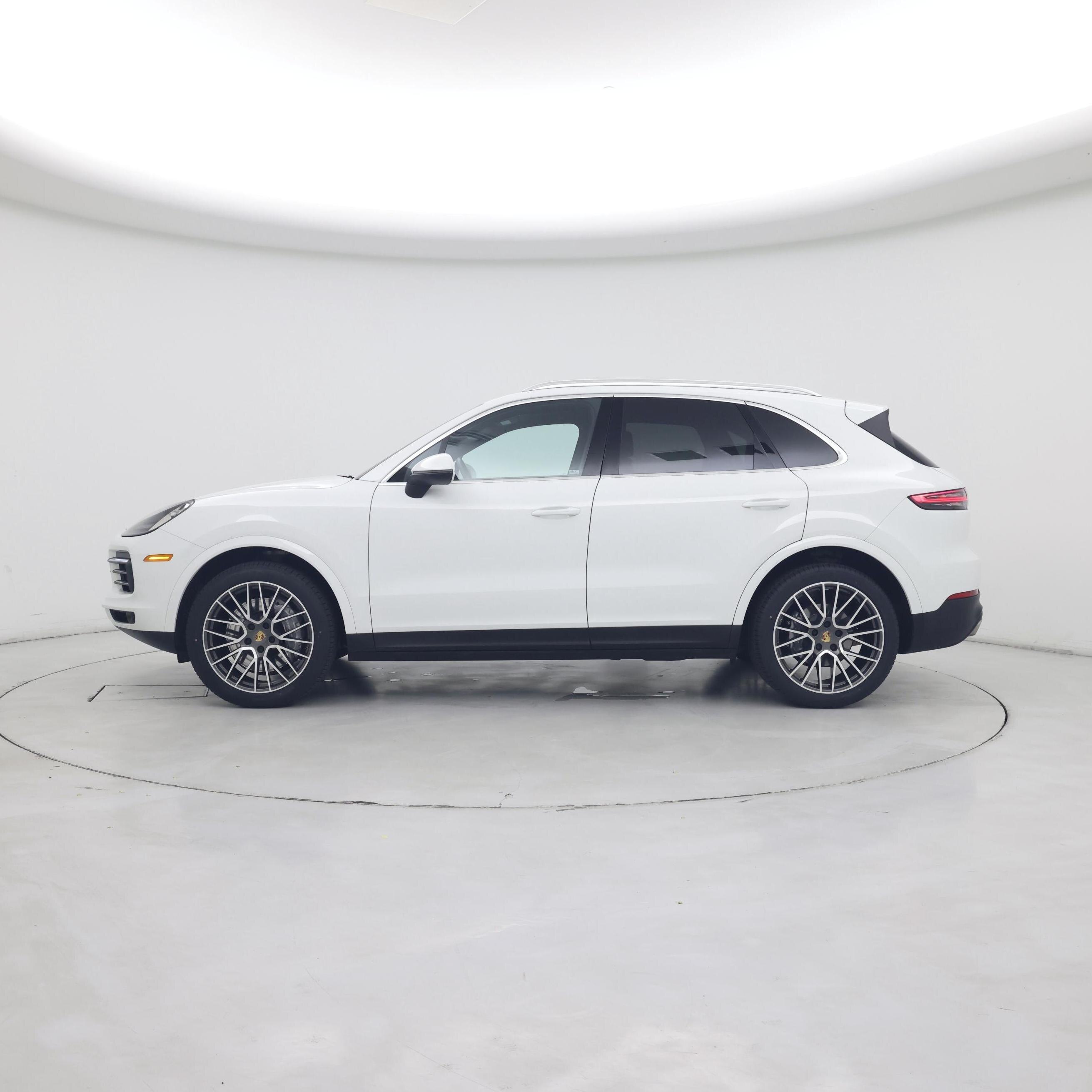 Thumbnail: 2021 Porsche Cayenne - 3