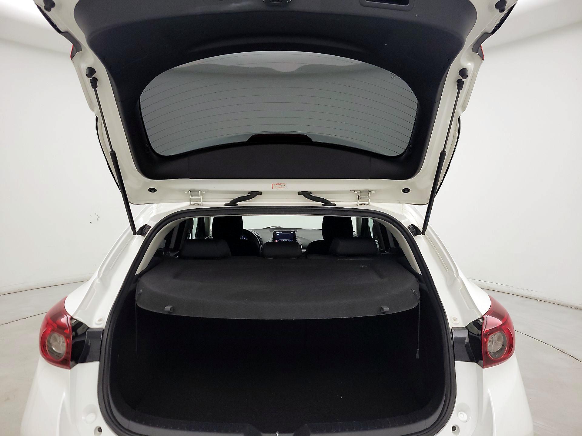 Thumbnail: 2017 Mazda Mazda3 - 18