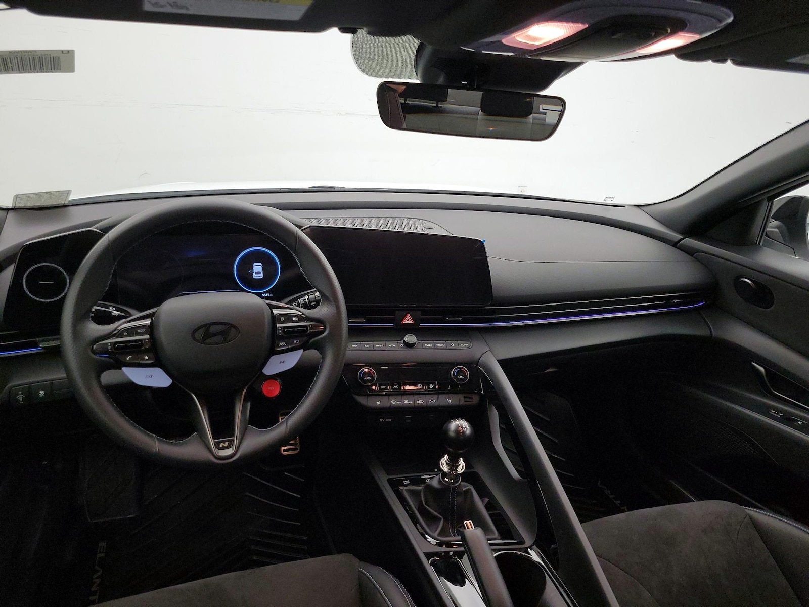 2025 Hyundai Elantra N - Photo 10