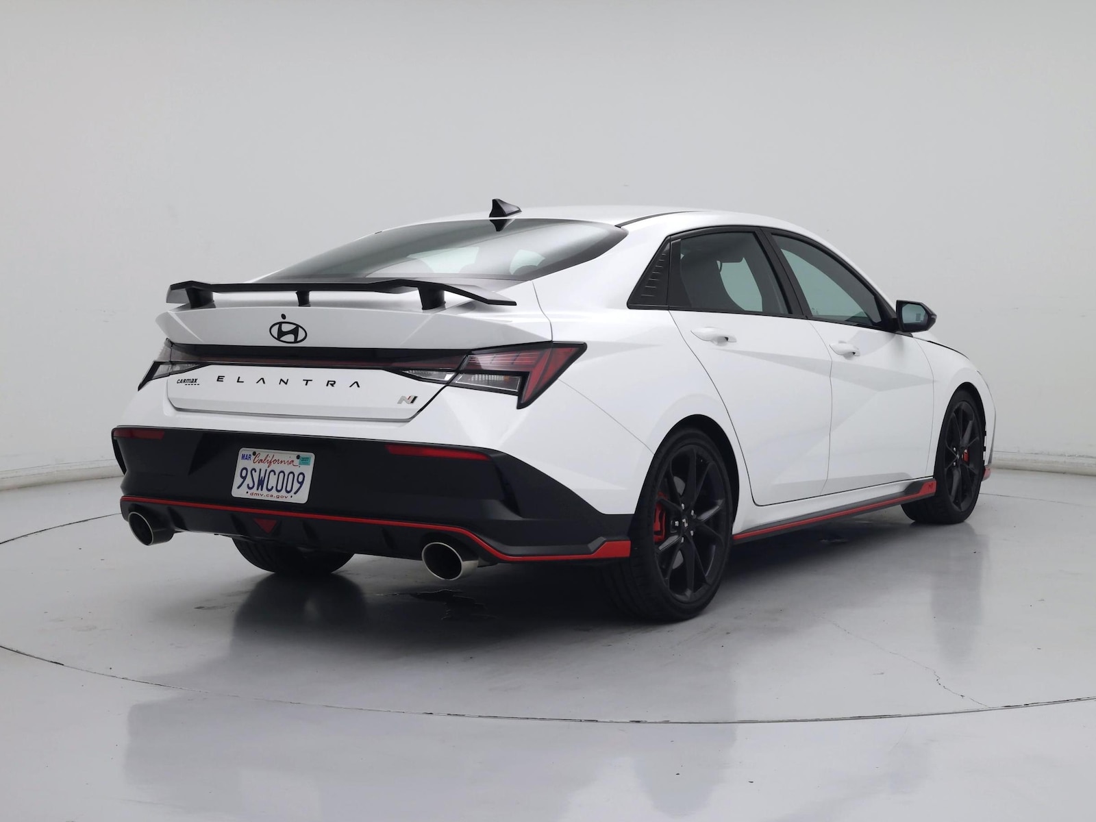 2025 Hyundai Elantra N - Photo 9