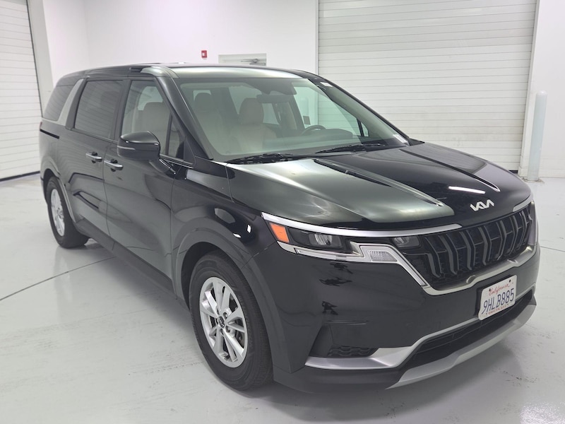 2024 Kia Carnival LX Seat Package