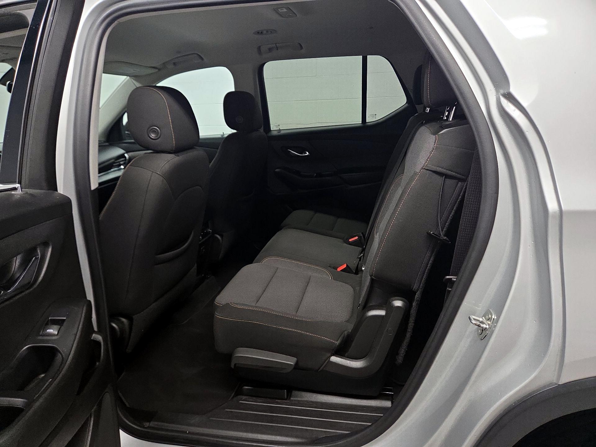 Thumbnail: 2021 Chevrolet Traverse - 17