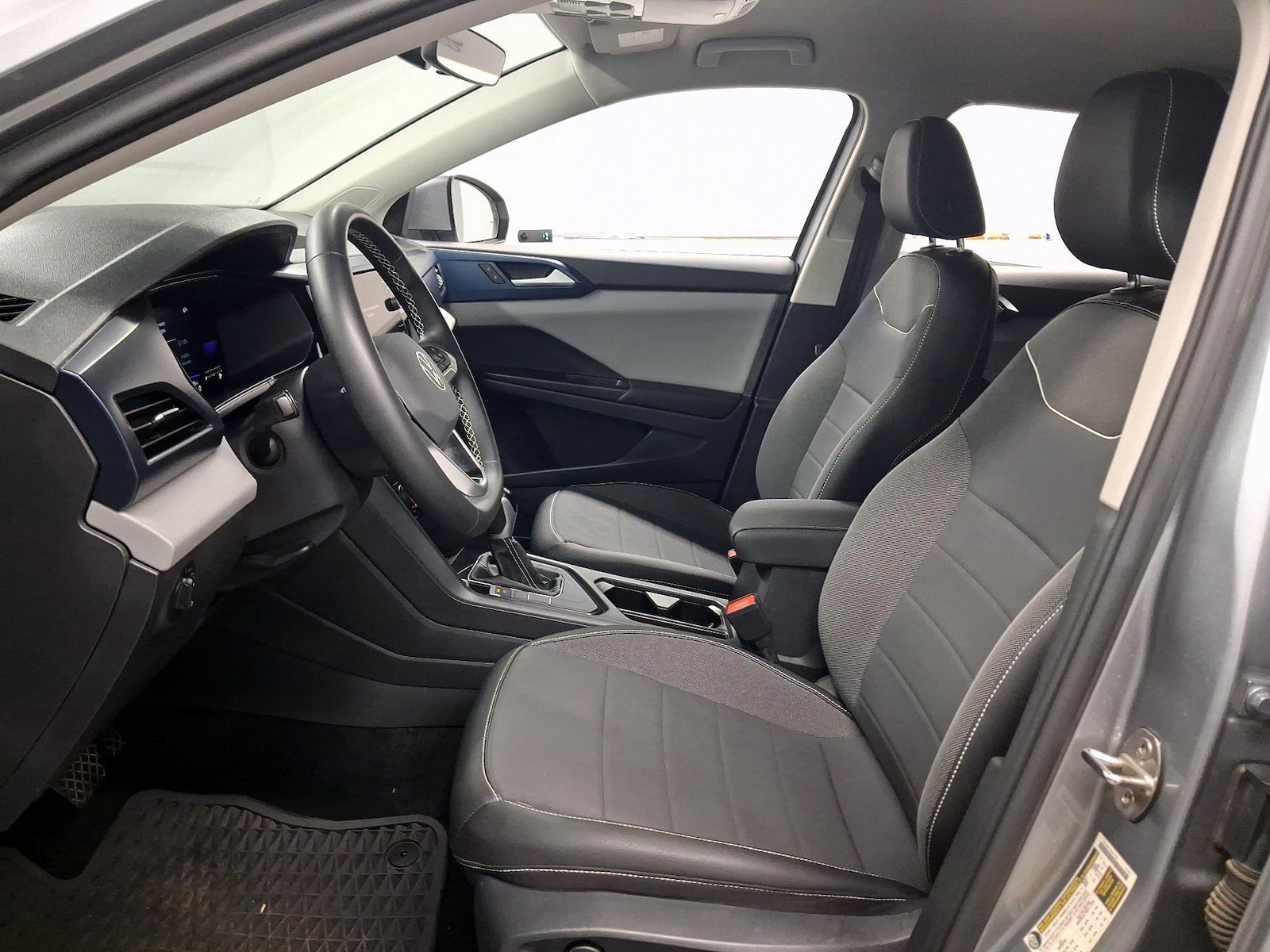 2023 Volkswagen Taos SE - Photo 10