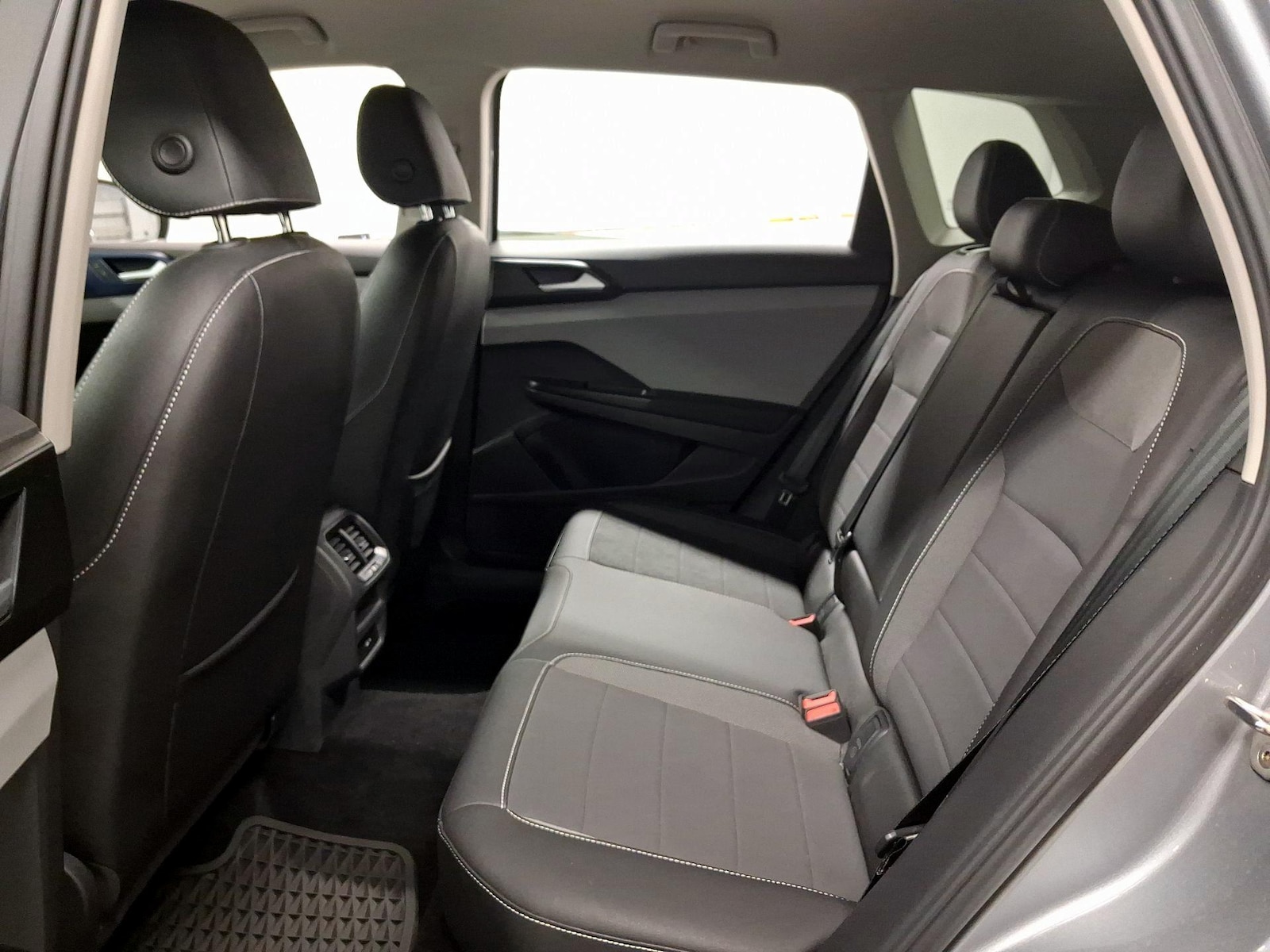 2023 Volkswagen Taos SE - Photo 18